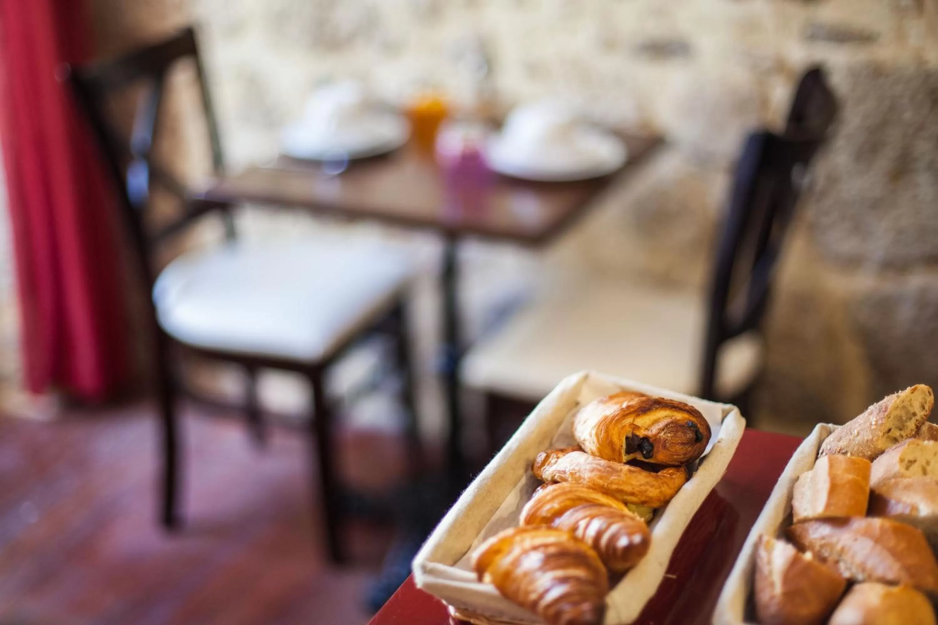 Restaurant/places to eat in Hôtel Henri IV