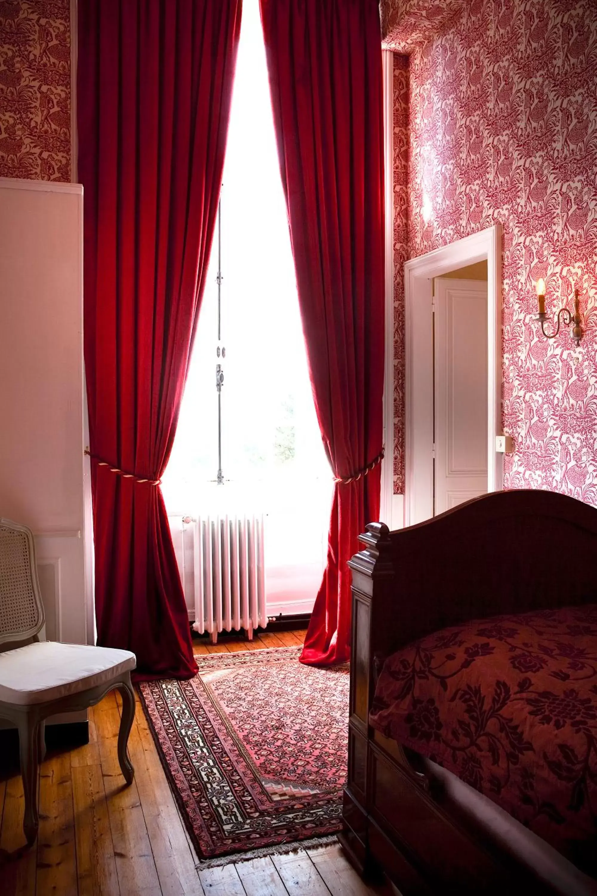 Bedroom, Bed in Château de La Ballue - Les Collectionneurs