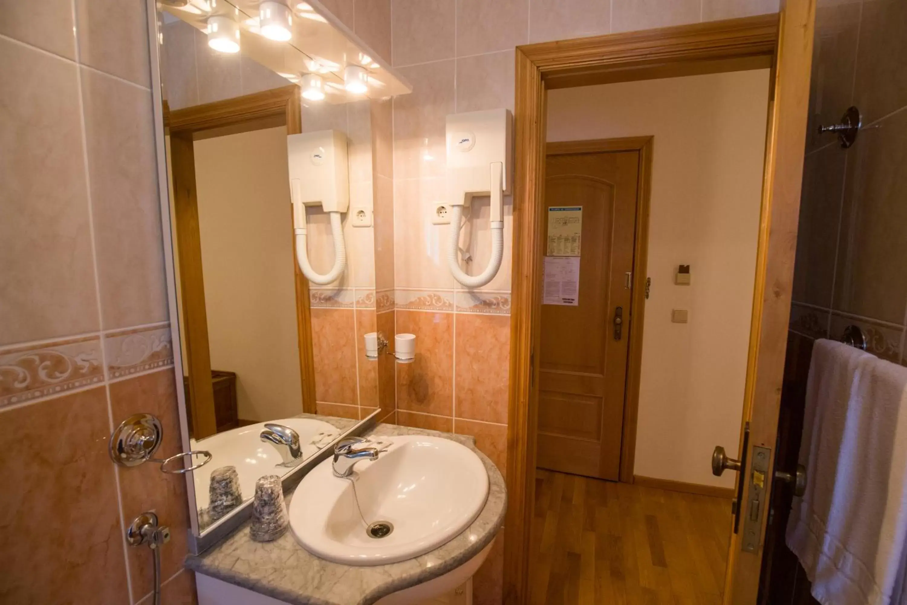 Bathroom in Hotel Estalagem Turismo