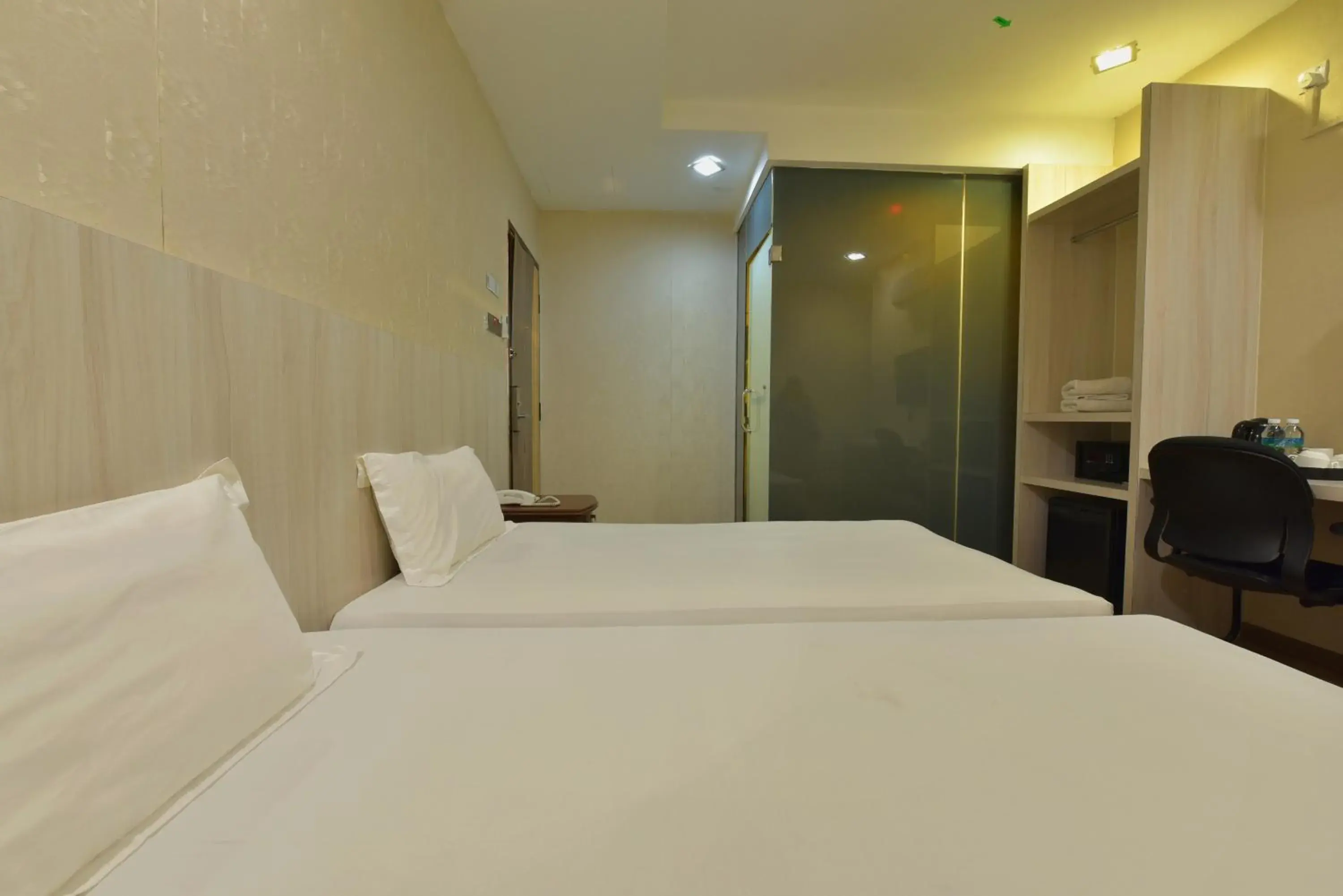 Bedroom, Bed in Townhouse OAK Hotel Holmes Johor Jaya