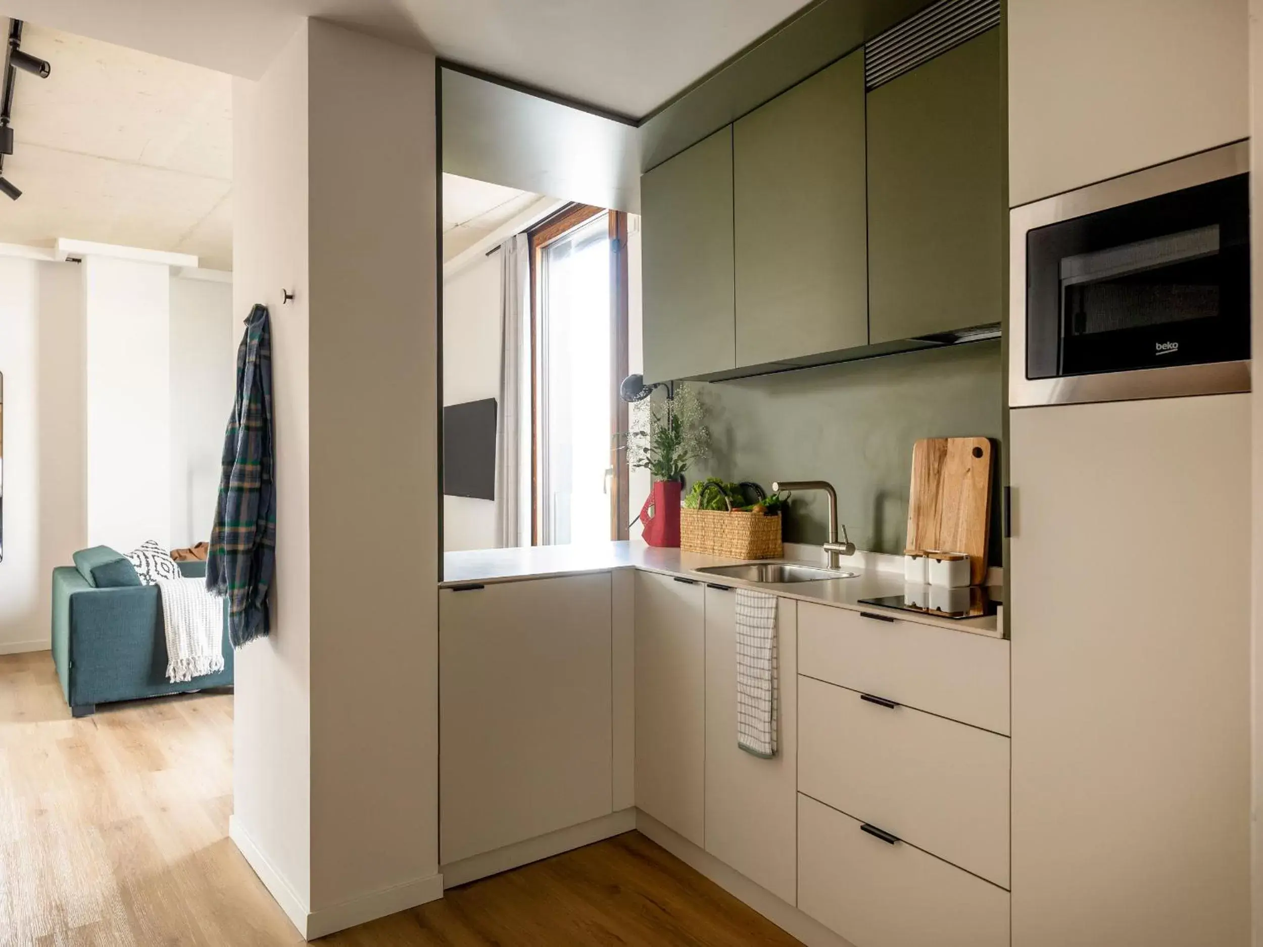 Kitchen or kitchenette, Kitchen/Kitchenette in Kora Green City - Aparthotel Passivhaus