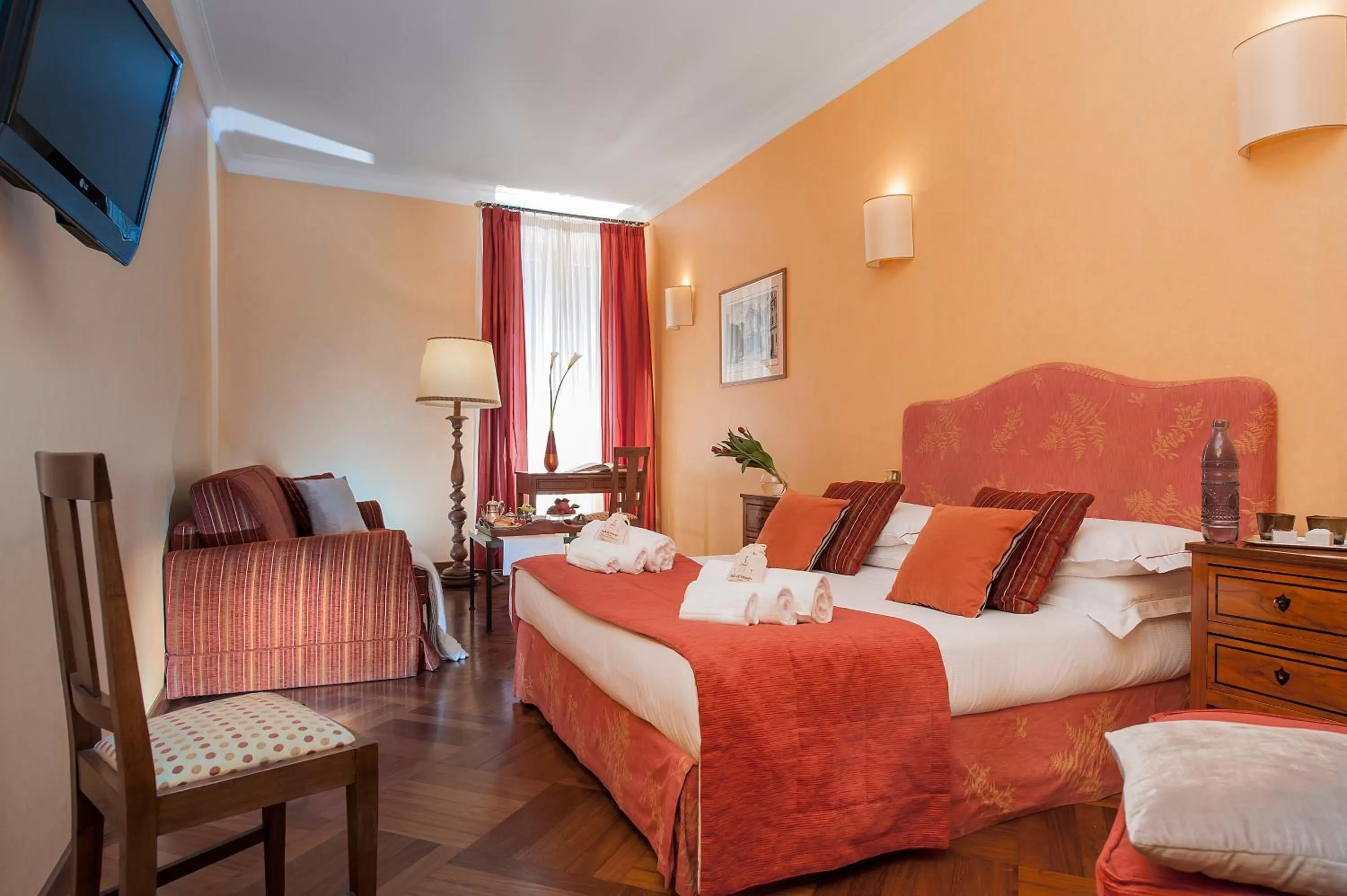 Bedroom, Bed in All'Orologio