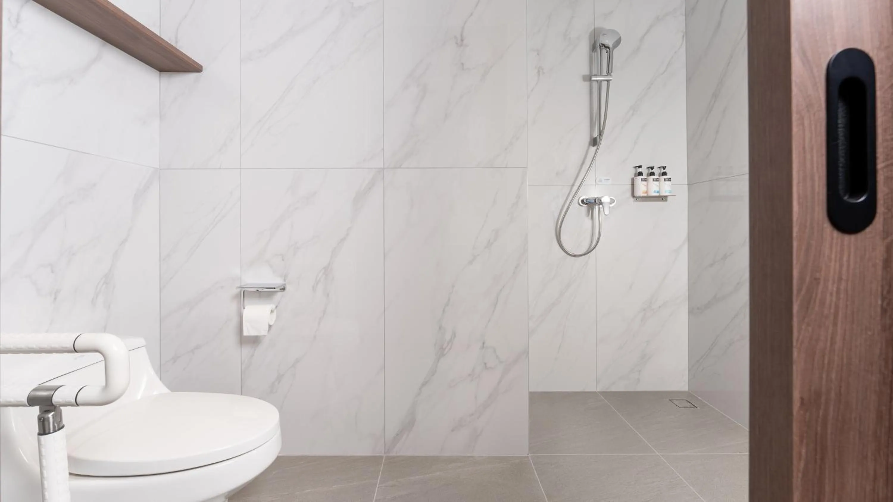 Photo of the whole room in Holiday Inn Express Chengdu Pidu by IHG