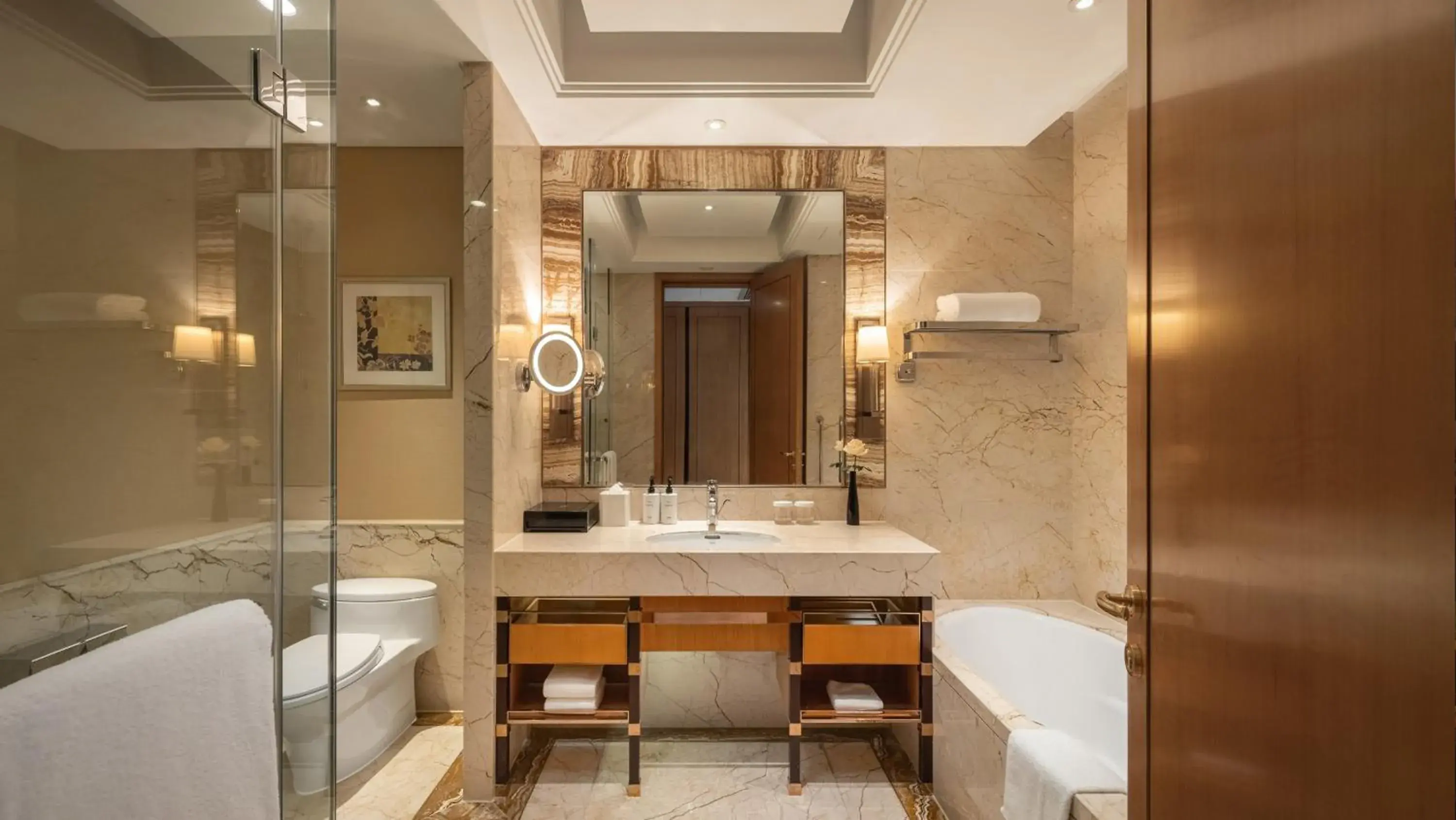 Bathroom, Dining Area in Intercontinental Changzhou