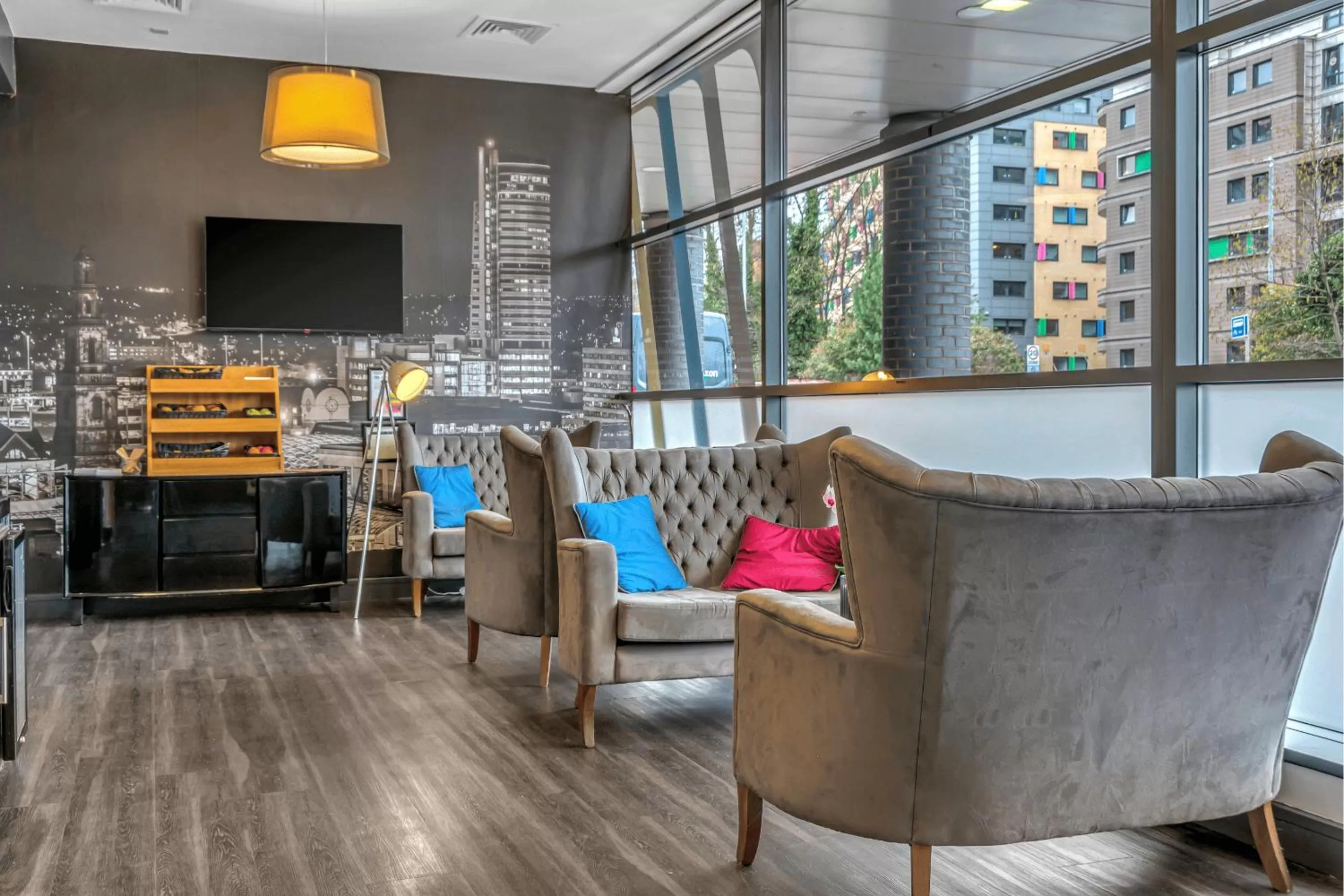 Seating area in Roomzzz Leeds City West