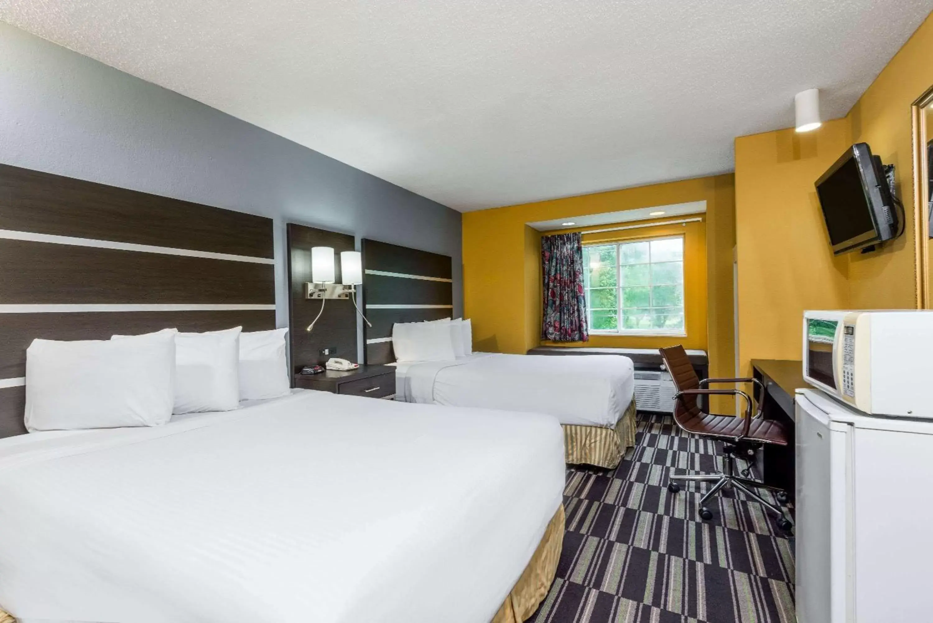 Photo of the whole room in Microtel Inn & Suites by Wyndham Riverside