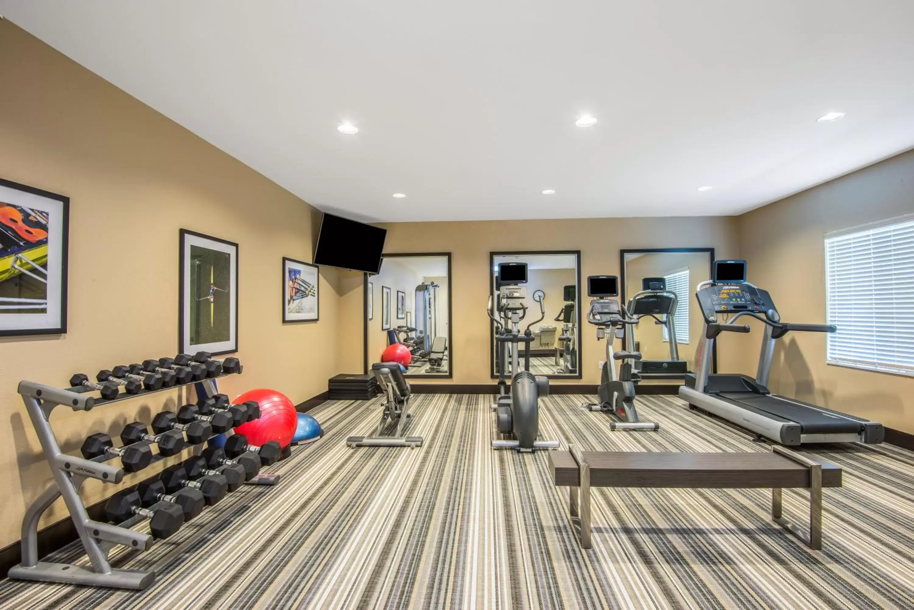 Fitness centre/facilities, Fitness Center/Facilities in Candlewood Suites Columbia Hwy 63 & I-70, an IHG Hotel