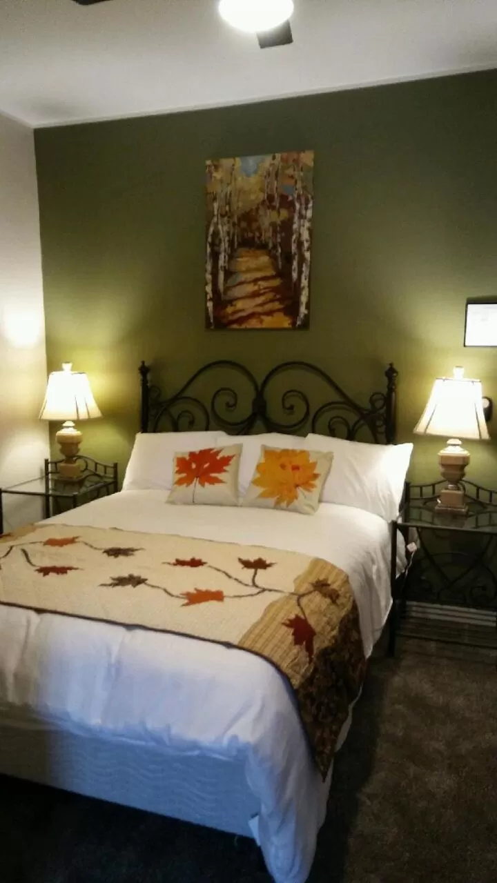 Bed in The Inn at Deer Creek Winery