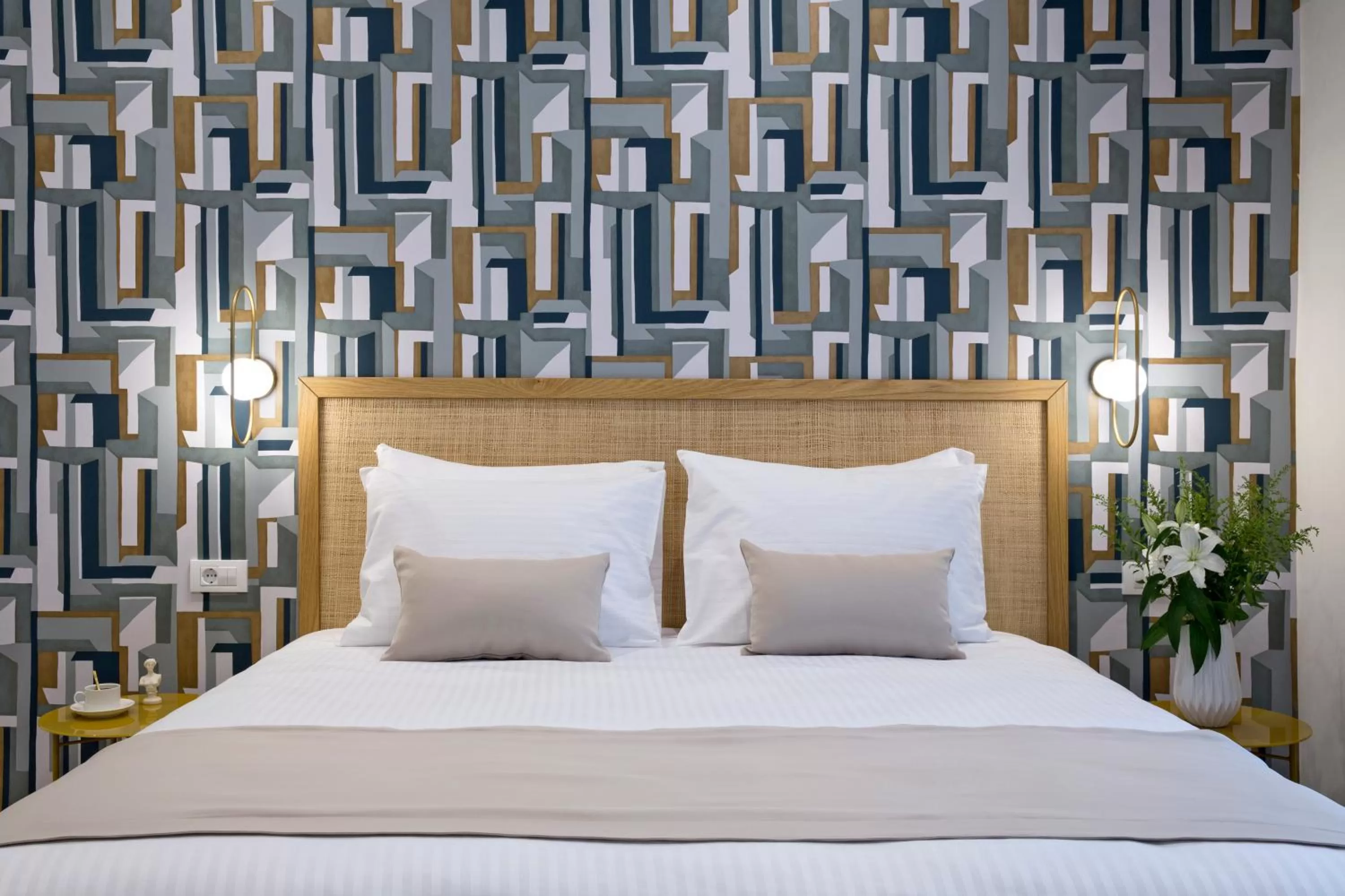 Bed in Hypnos Inn Athens