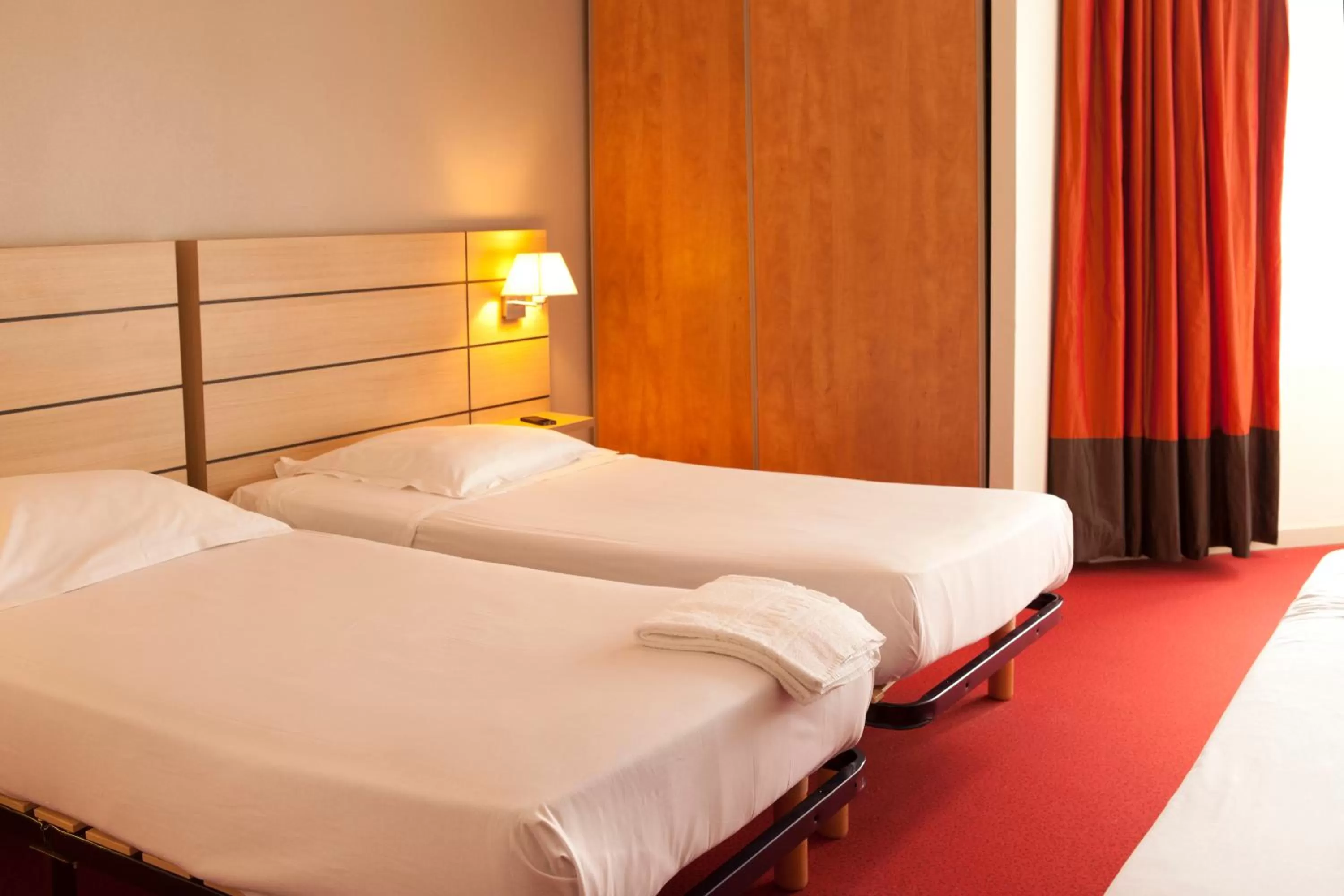 Bed in Villa Mariale by Popinns