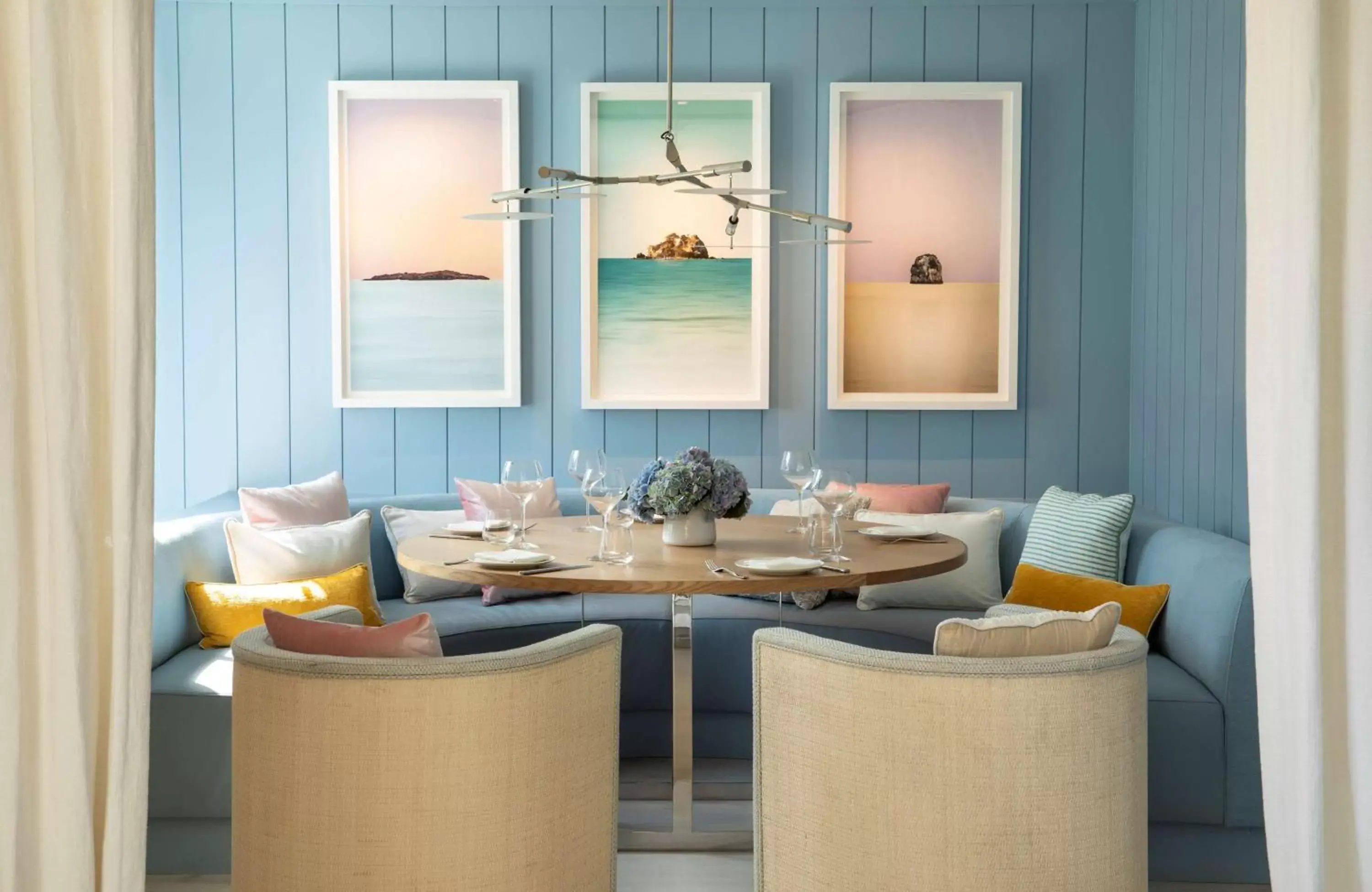 Dining area in Oceana Santa Monica, LXR Hotels & Resorts