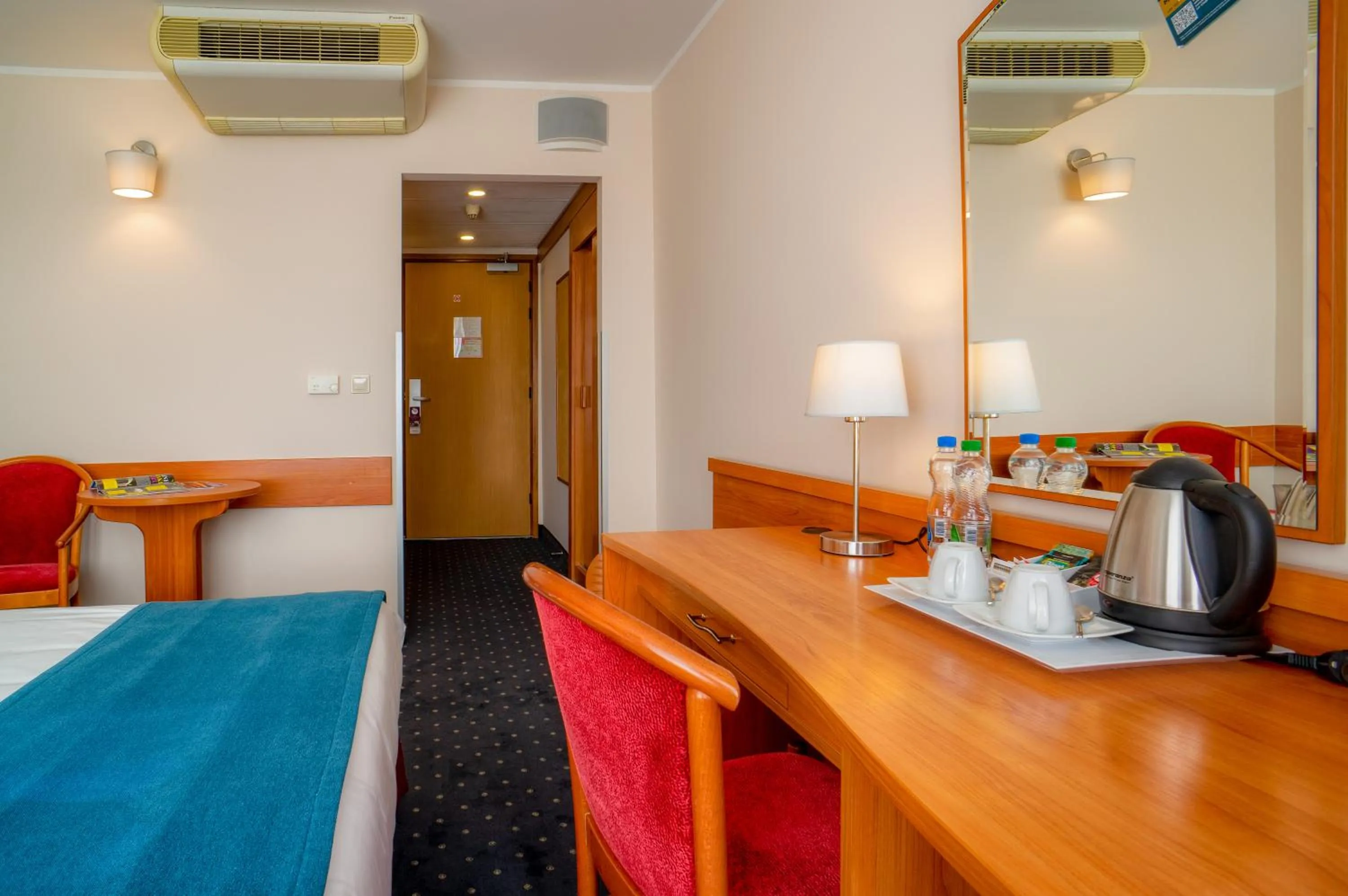 Coffee/tea facilities, Bed in Mercure Czestochowa Centrum