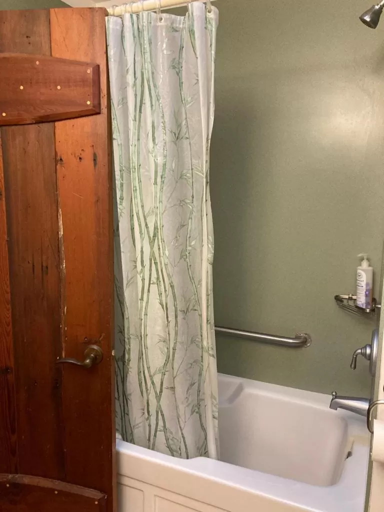 Bathroom in Front Street Inn and Spa