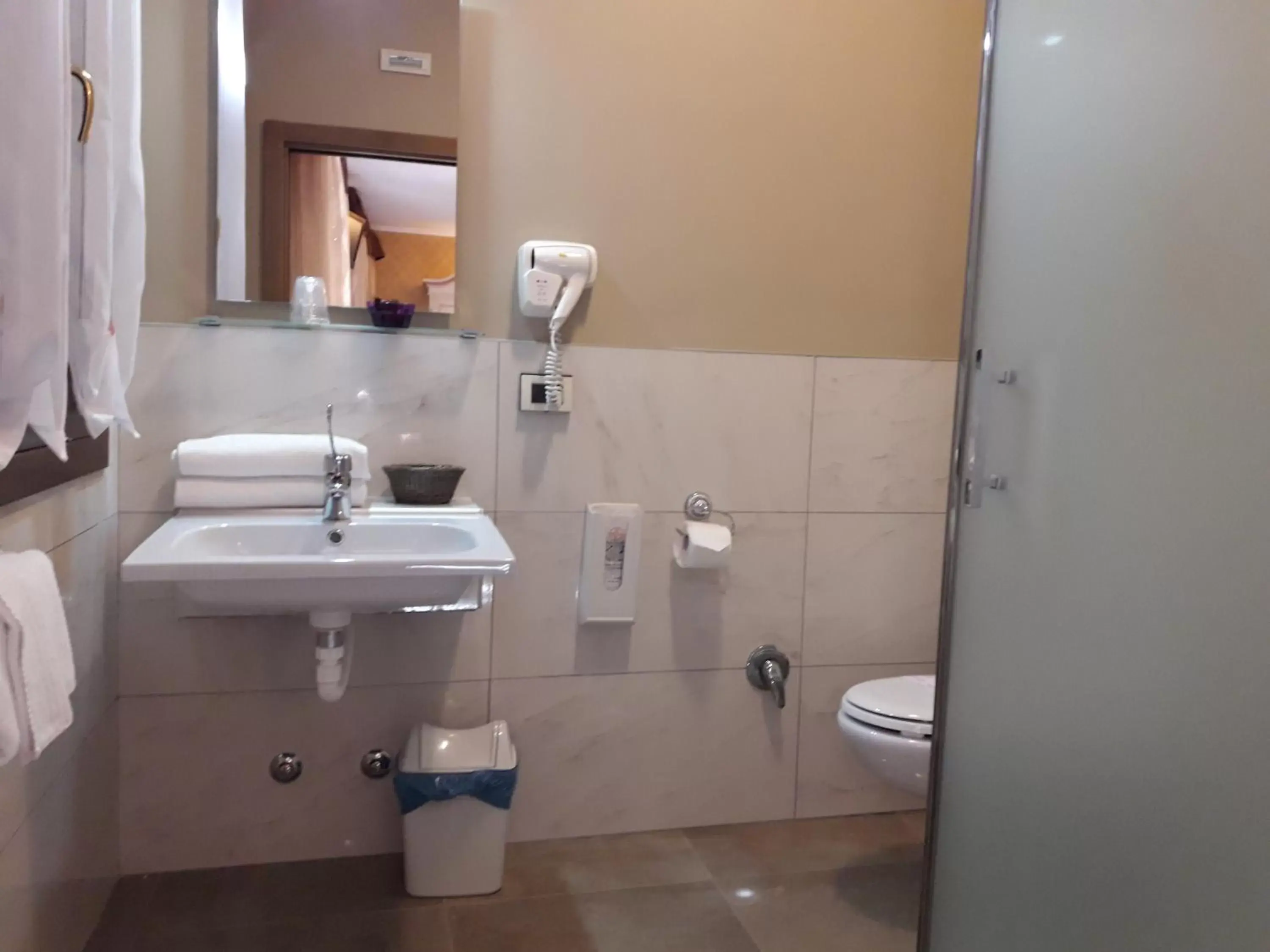 Bathroom in Hotel Tintoretto