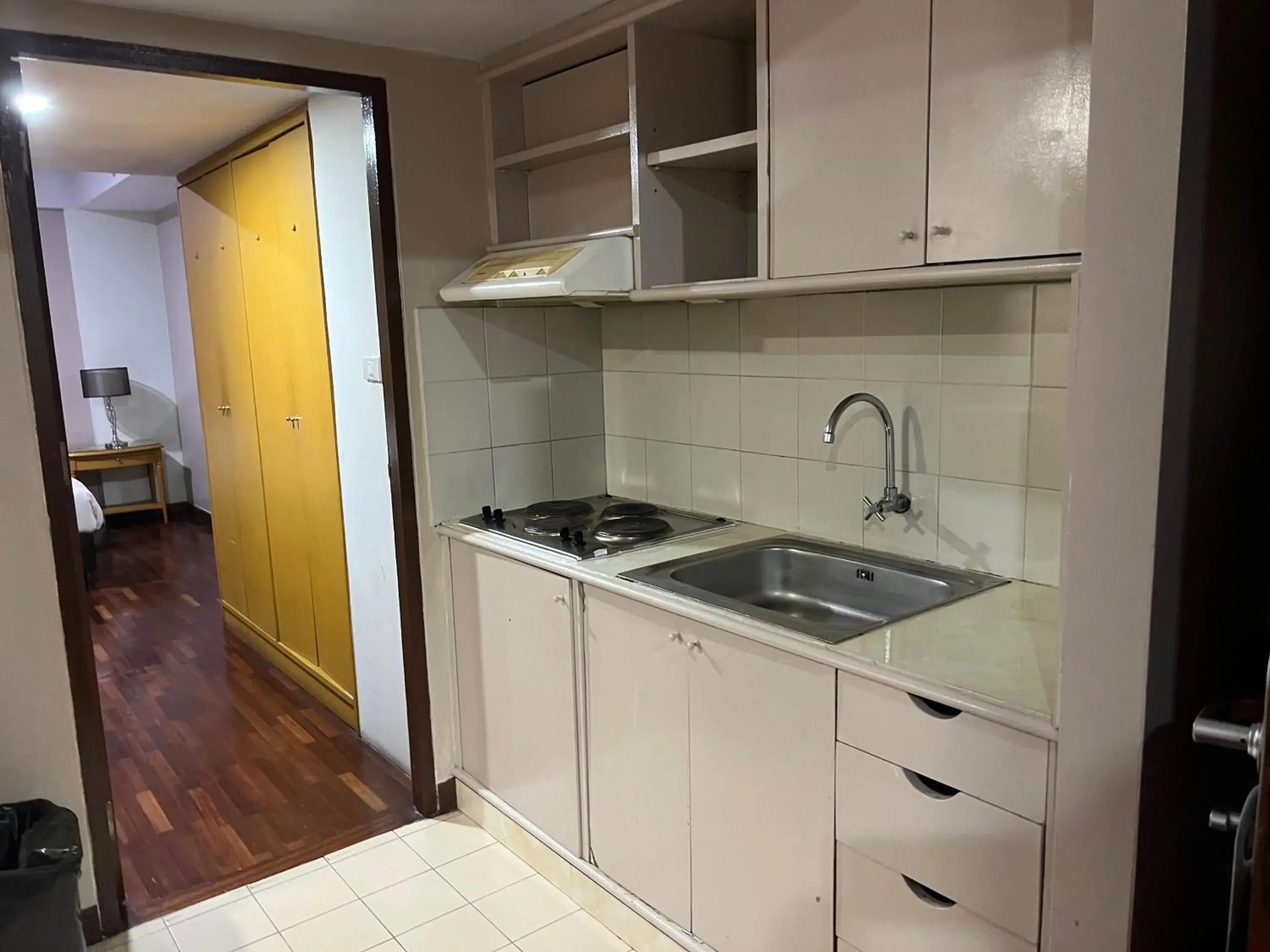BBQ facilities, Kitchen/Kitchenette in Mall Suites Hotel