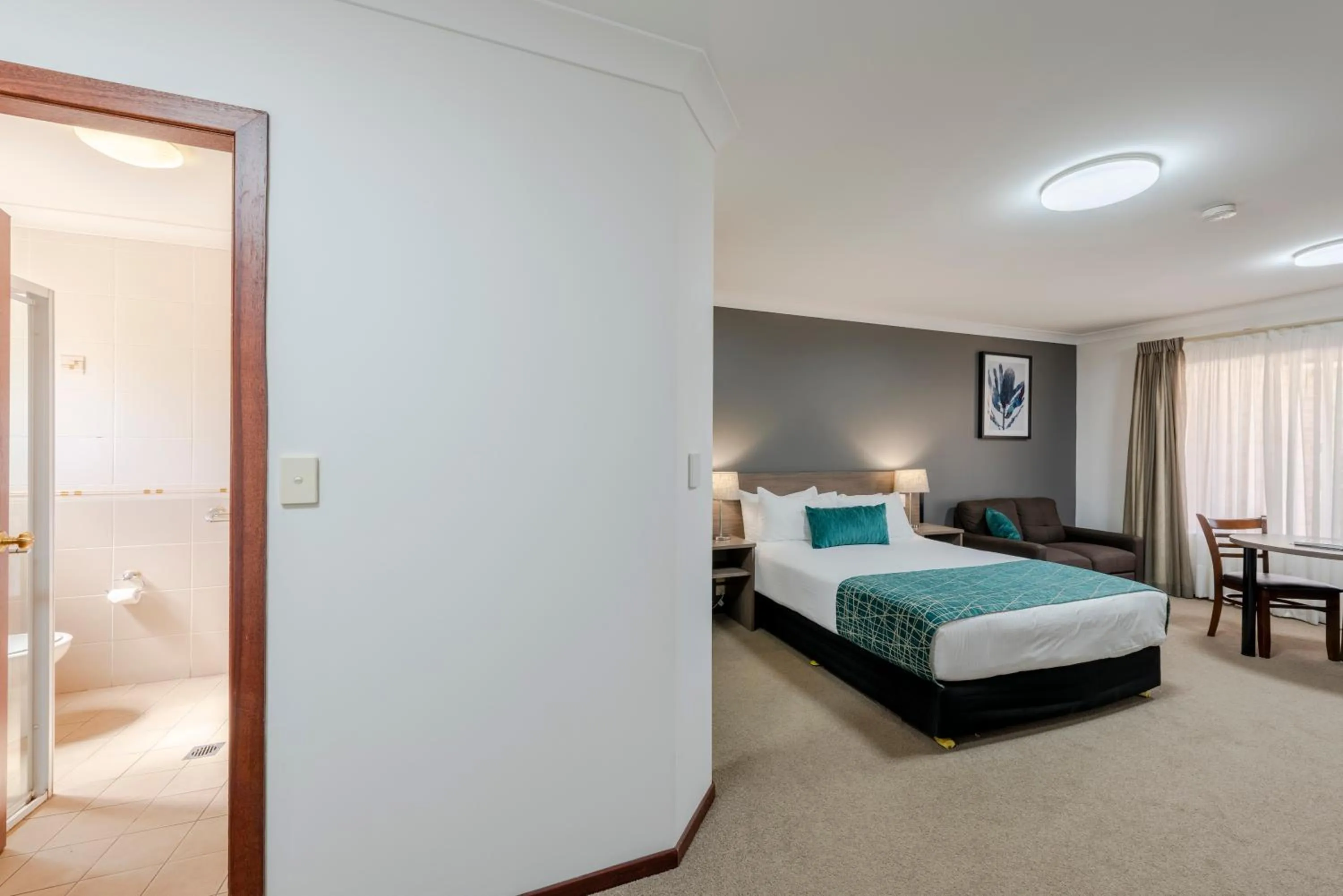 Bedroom, Bed in Best Western Plus Ambassador Orange