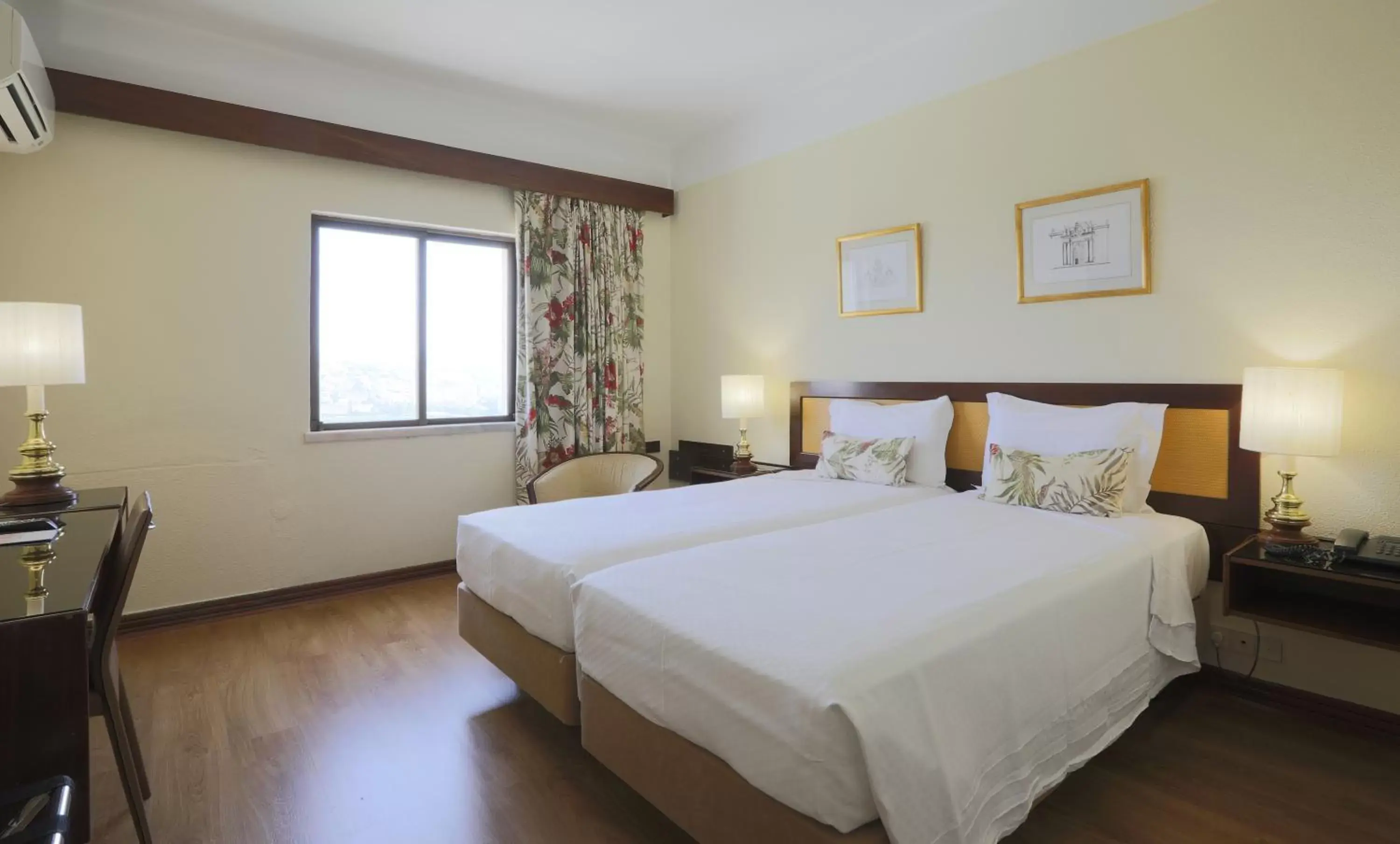 Bedroom, Bed in Hotel D. Luis