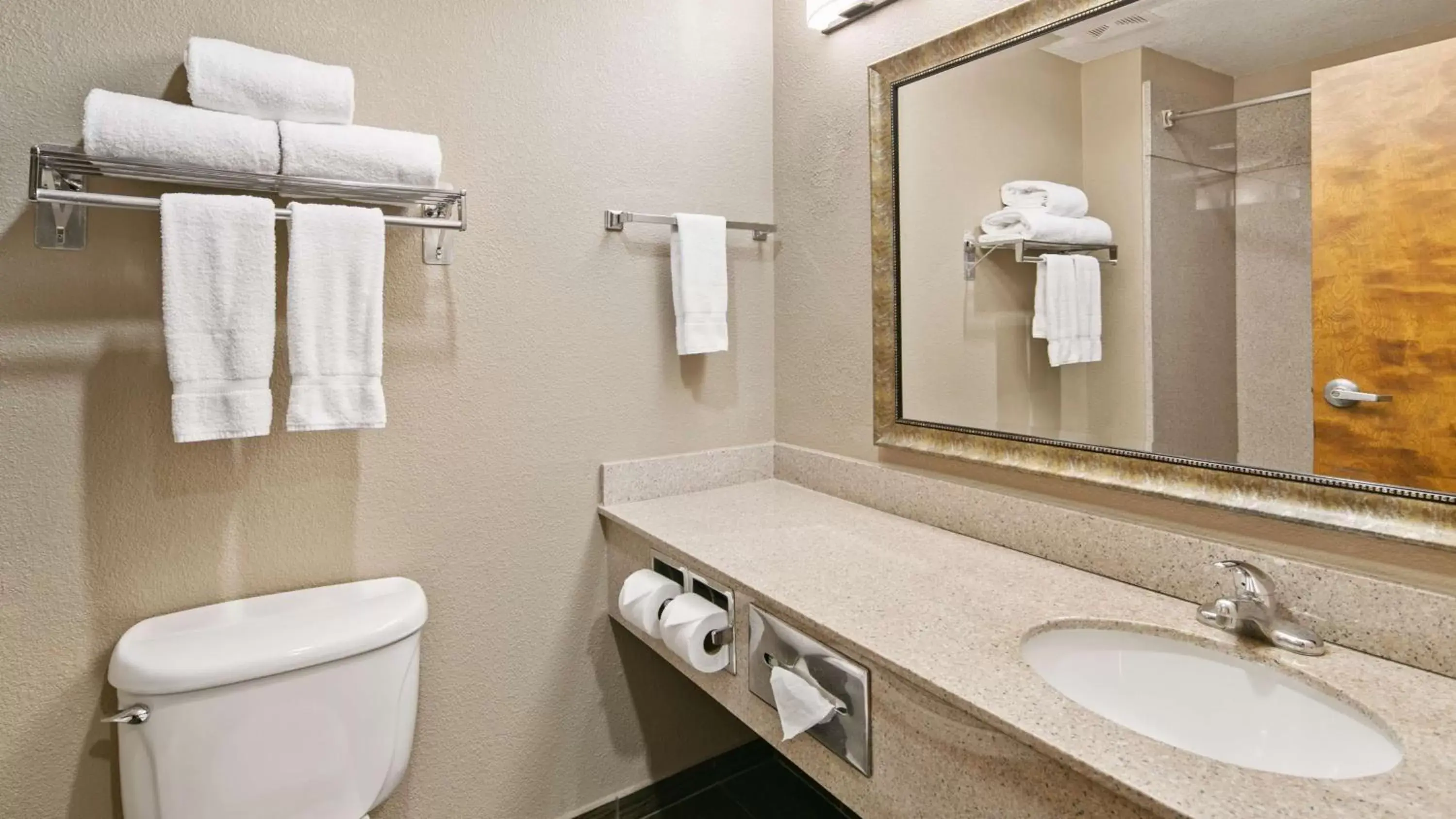 Bathroom in Best Western Dayton Inn & Suites