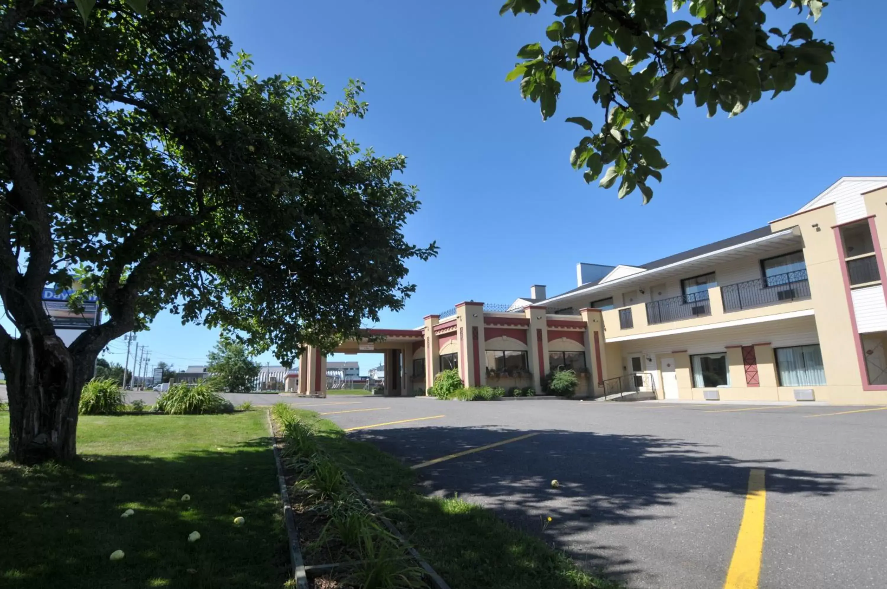 Facade/entrance, Property Building in Days Inn by Wyndham Riviere-Du-Loup