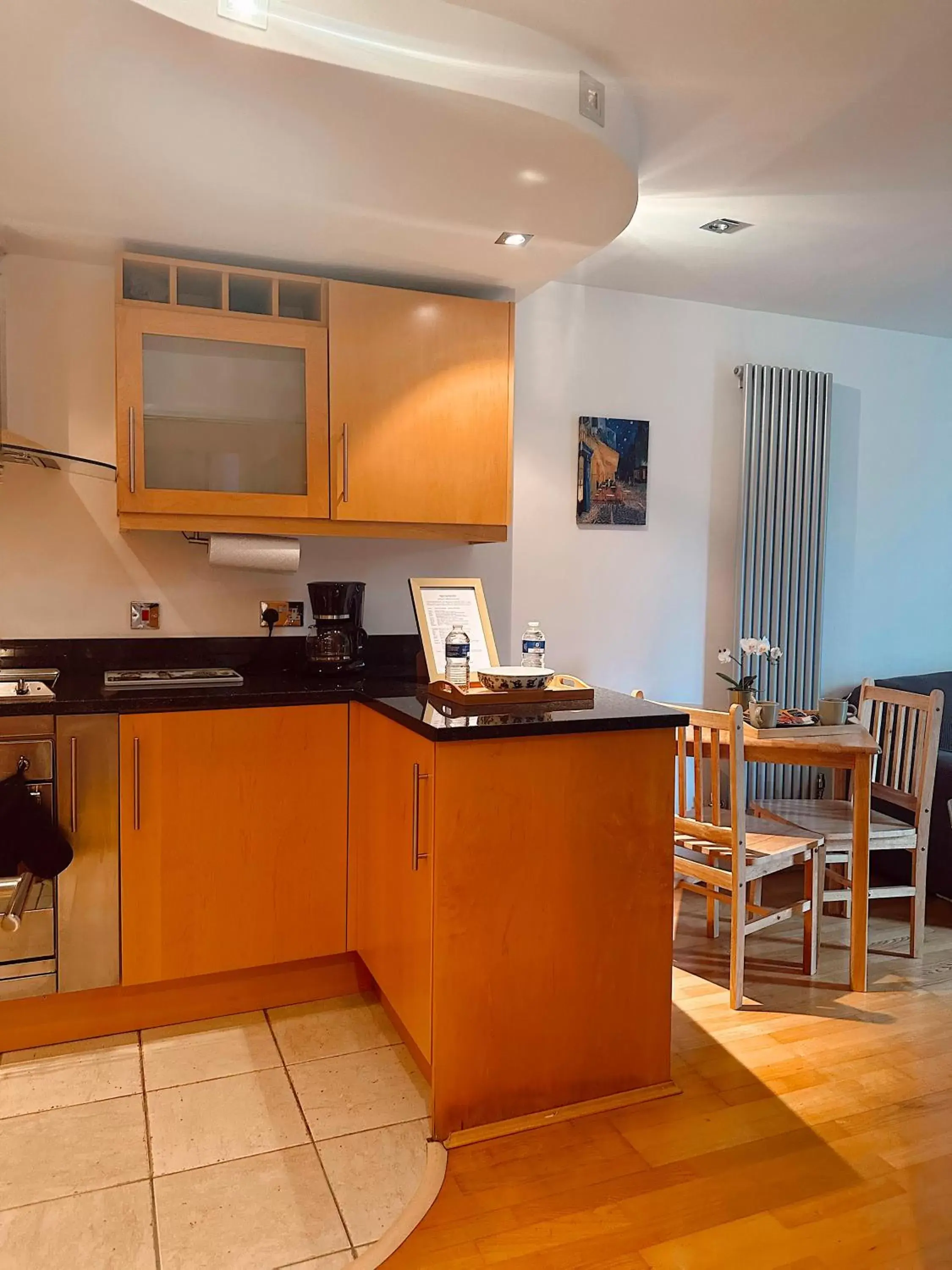 kitchen, Kitchen/Kitchenette in Canary Wharf - Luxury Apartments