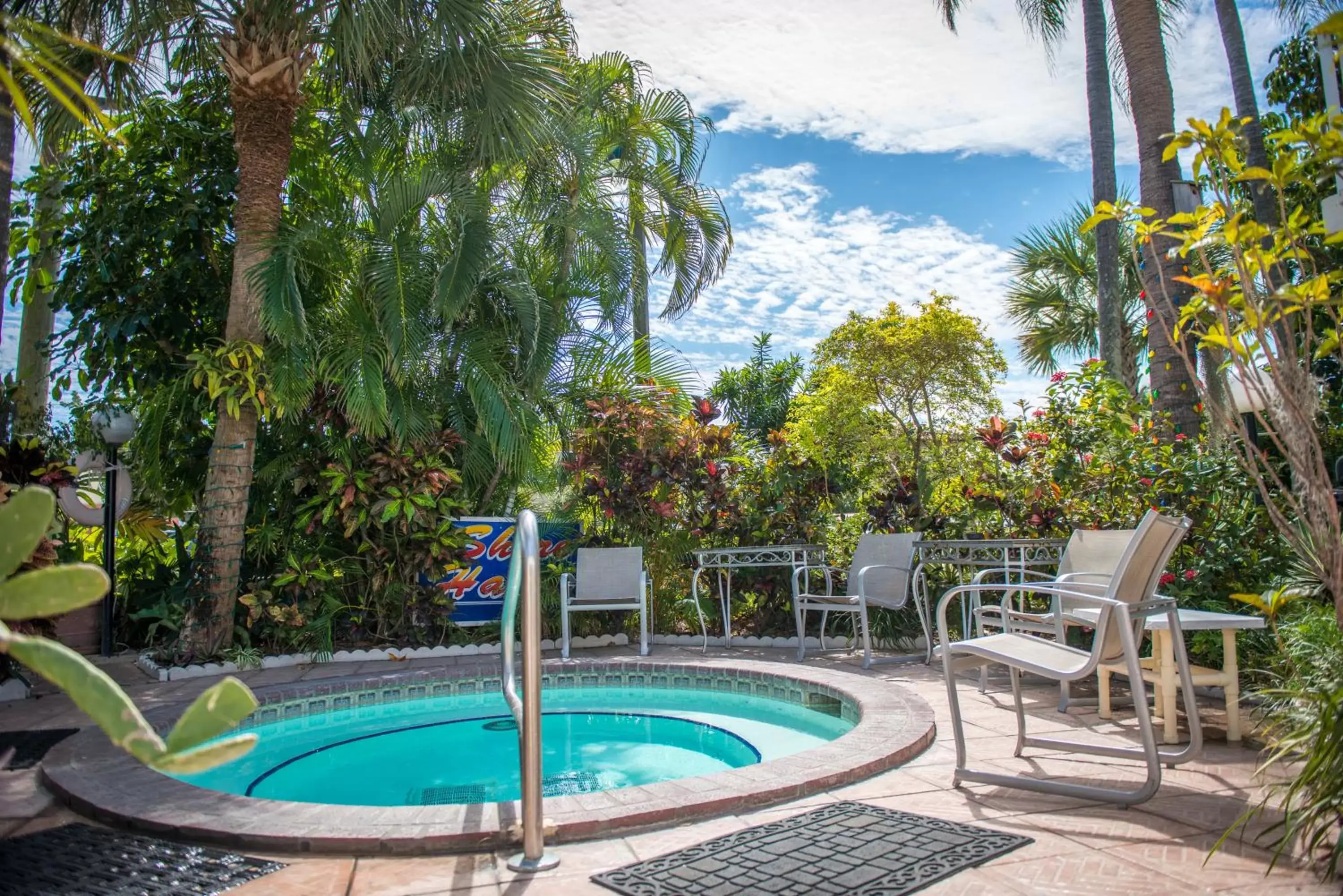 Activities, Swimming Pool in Shore Haven Resort Inn