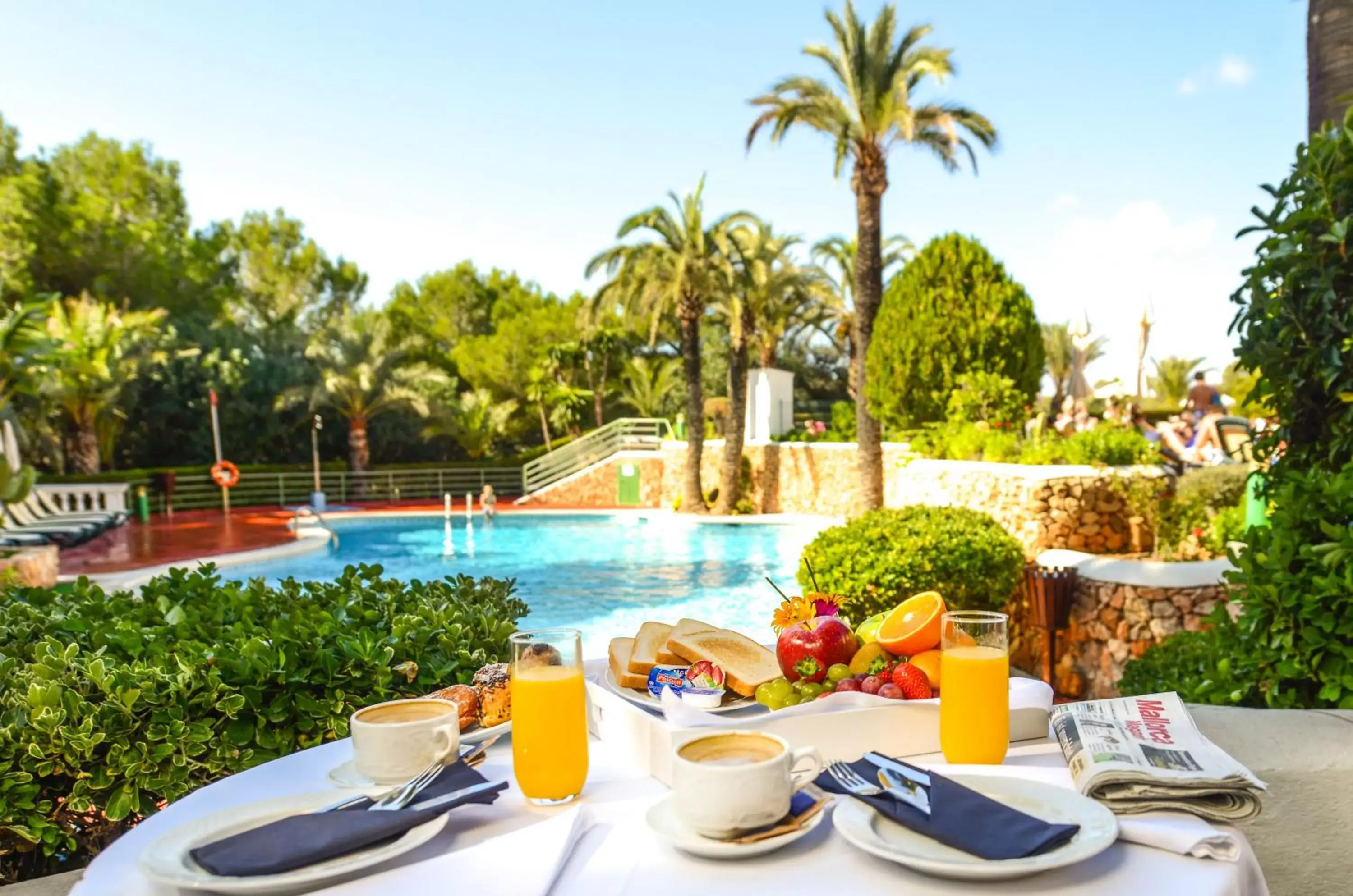 Restaurant/places to eat, Swimming Pool in Aparthotel Ona Cala Pi Club