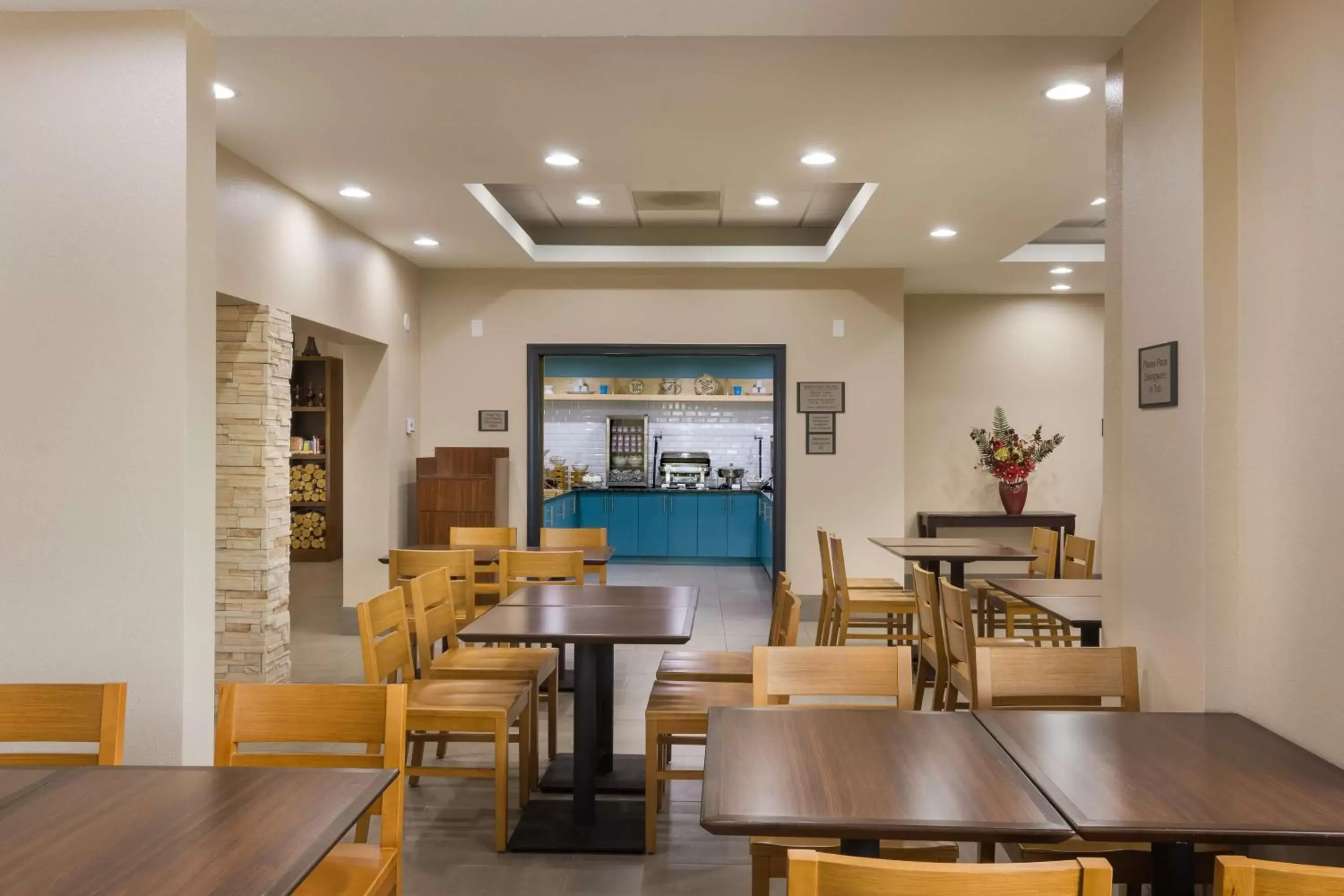 Restaurant/Places to Eat in Country Inn & Suites by Radisson, St. Petersburg - Clearwater, FL