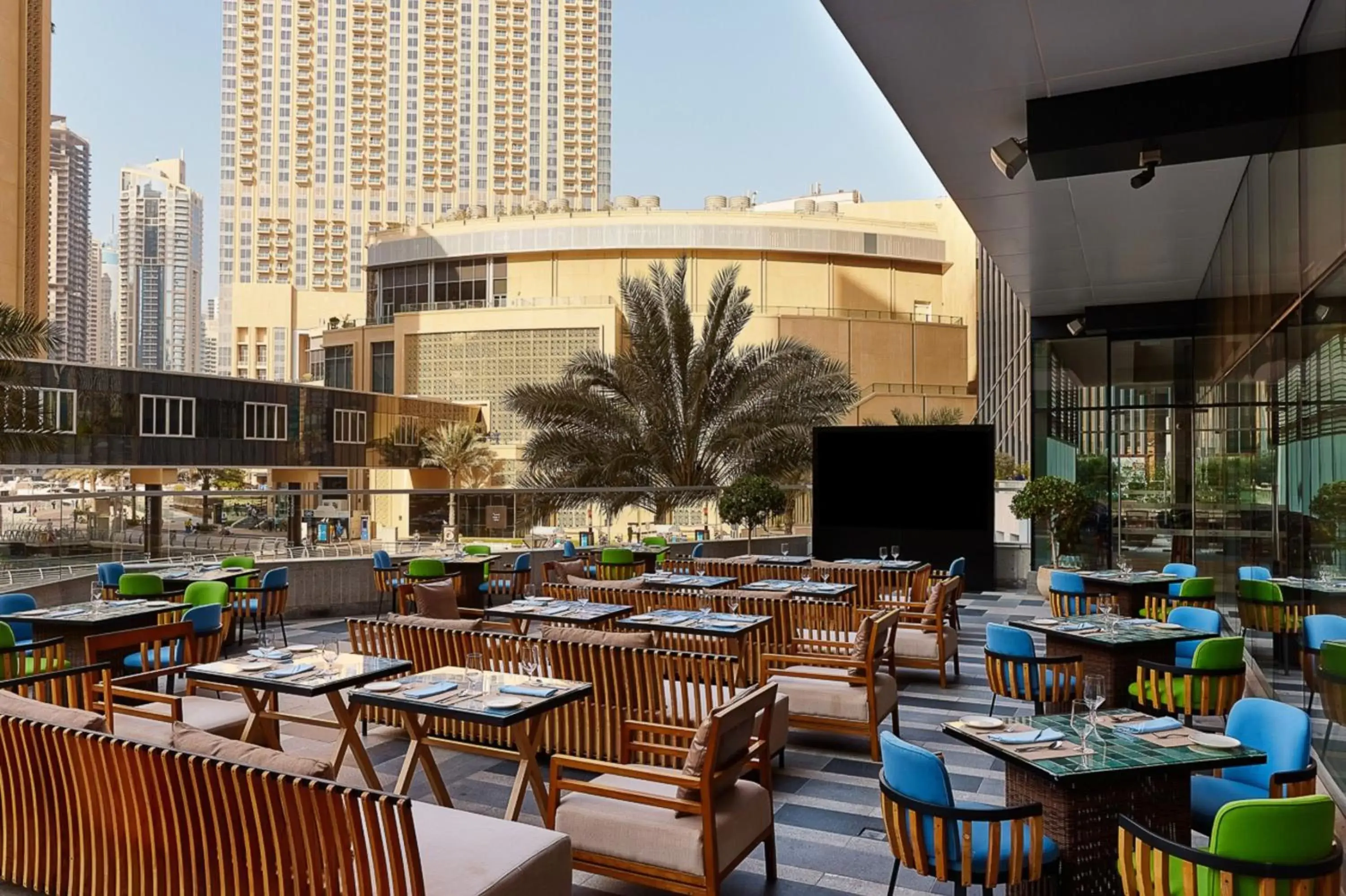 Lounge or bar, Restaurant/Places to Eat in Crowne Plaza Dubai Marina, an IHG Hotel