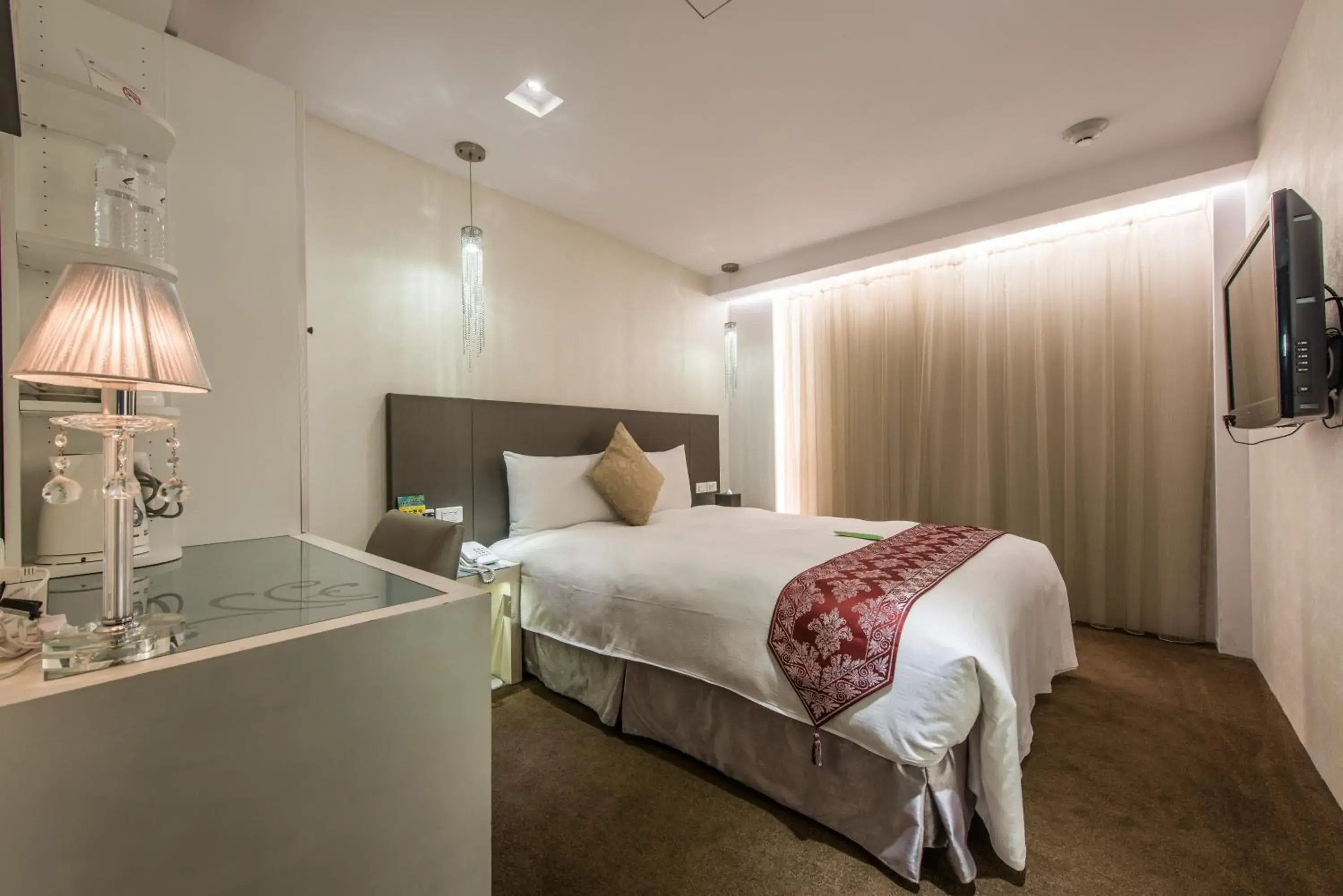 Bed in Forward Hotel Nangang