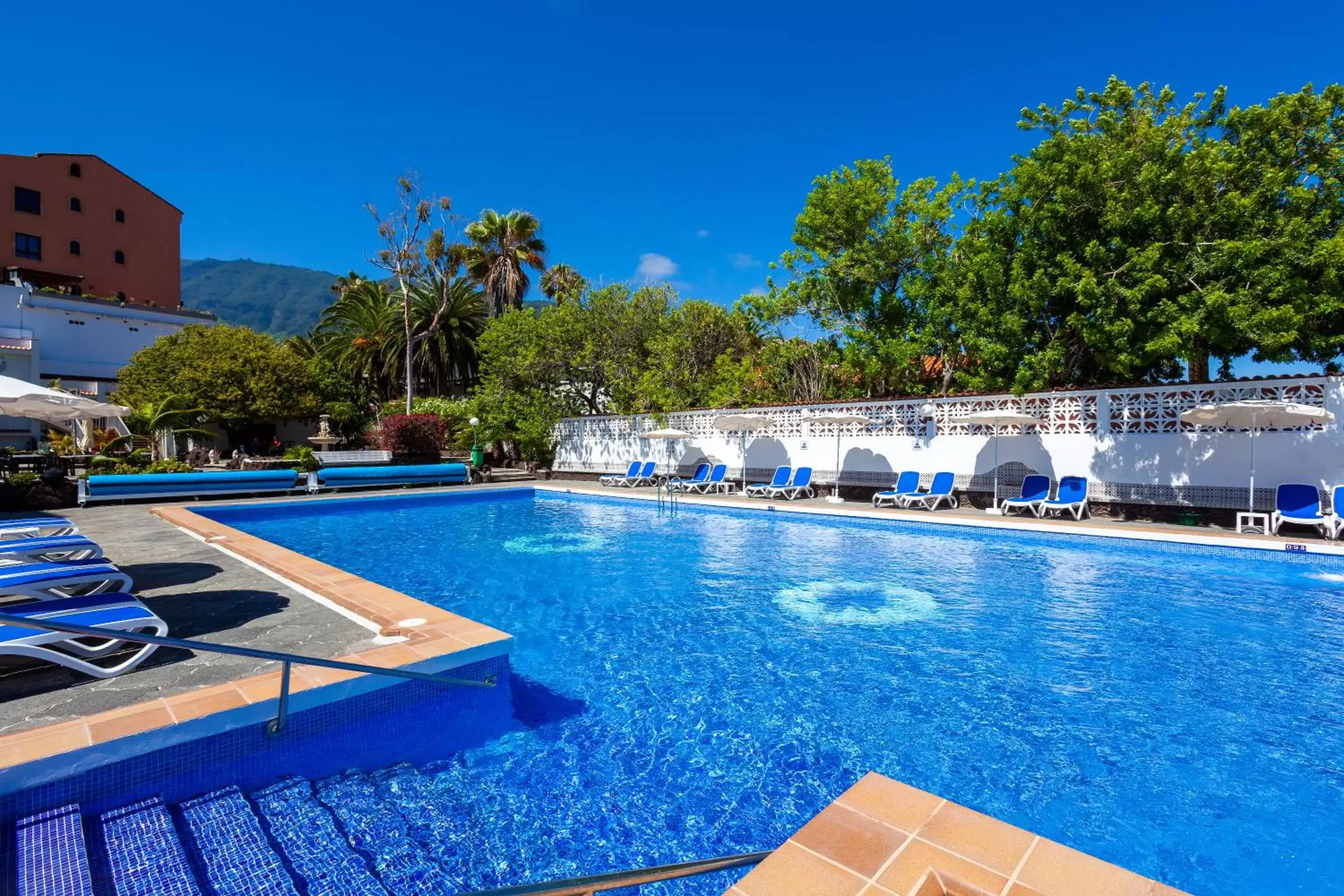 Swimming Pool in Hotel Panoramica Garden