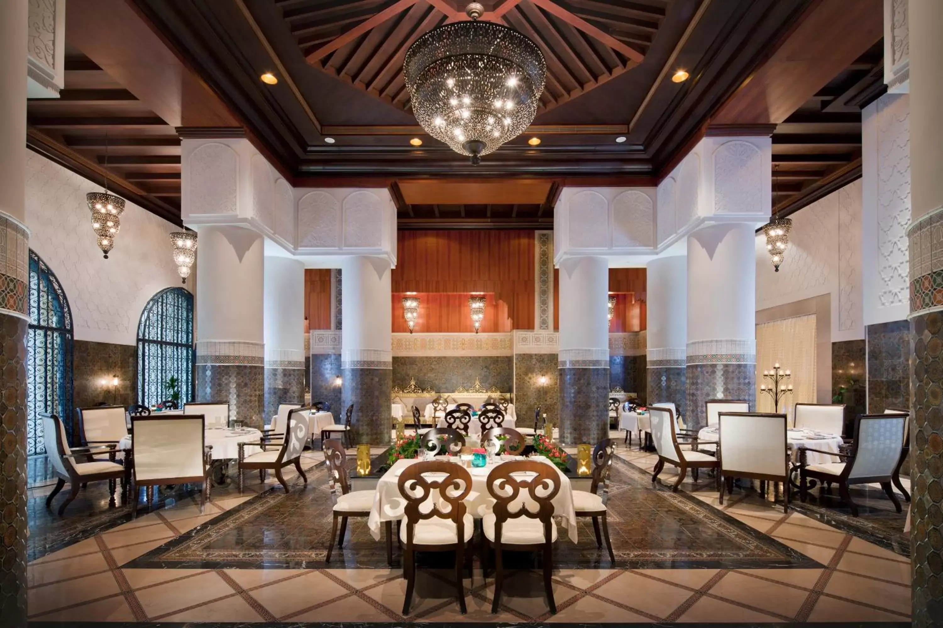 Lounge or bar, Restaurant/Places to Eat in Jumeirah Zabeel Saray