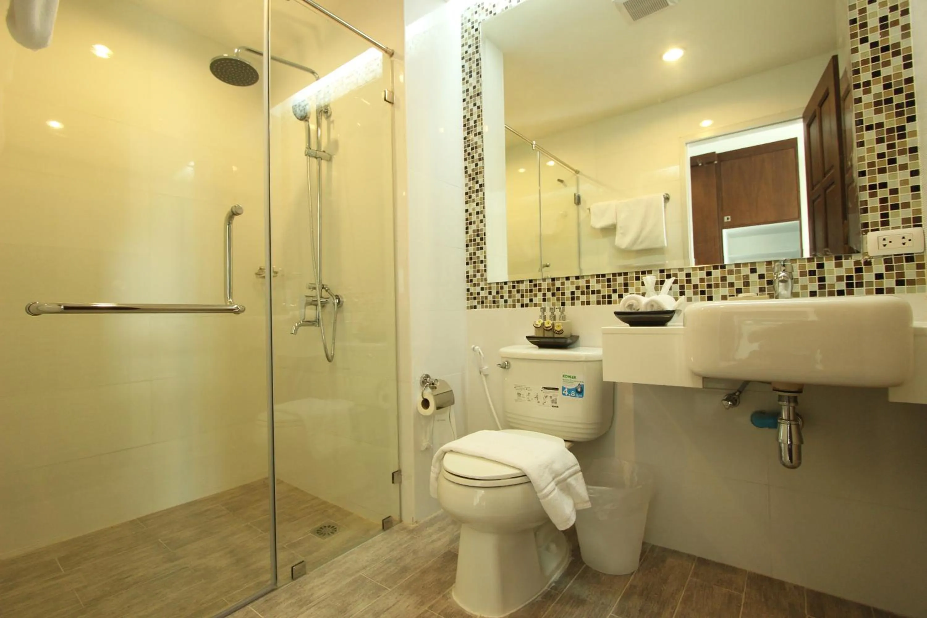 Shower in At Residence Suvarnabhumi Hotel