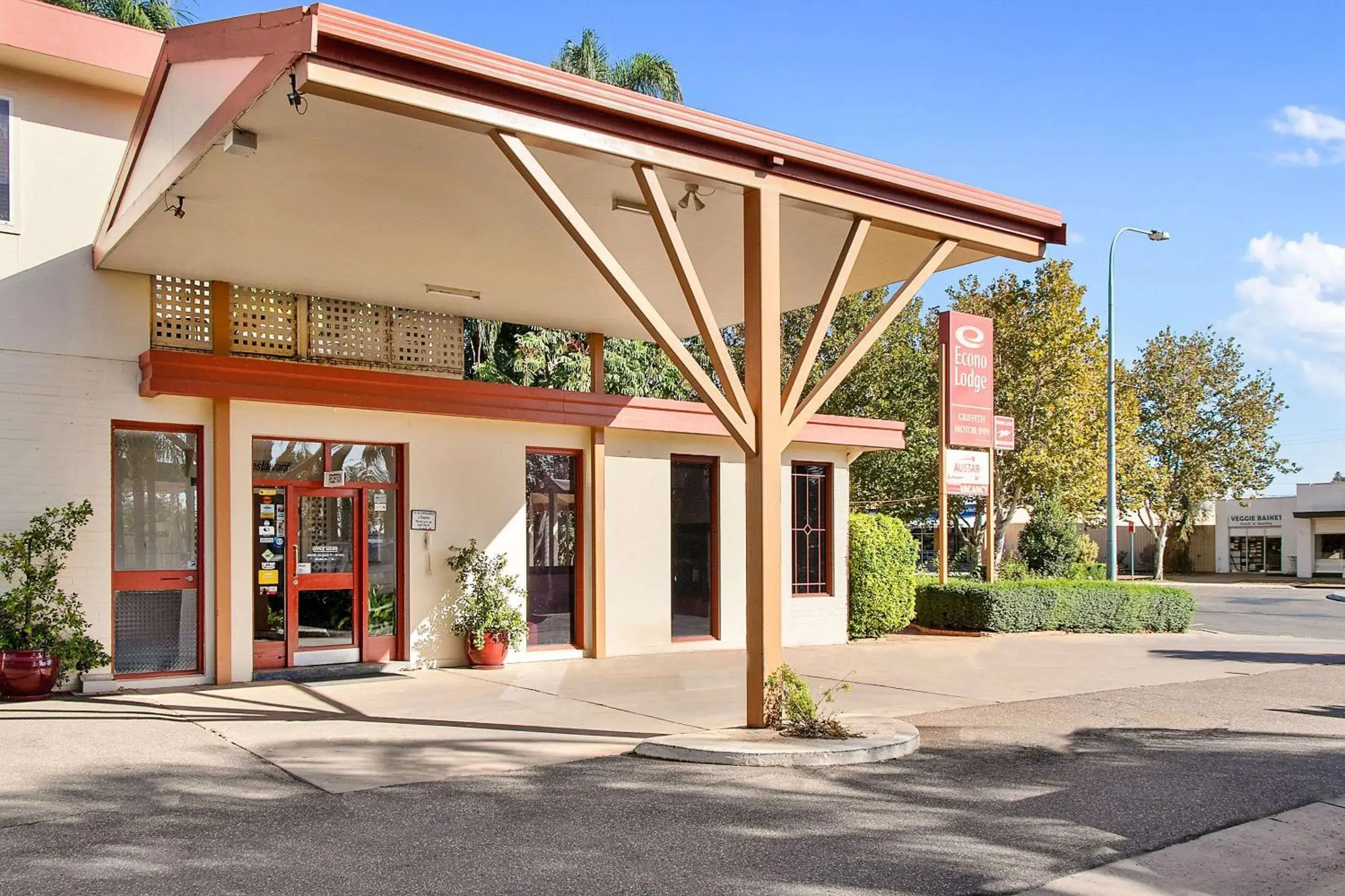 Property Building in Econo Lodge Griffith Motor Inn