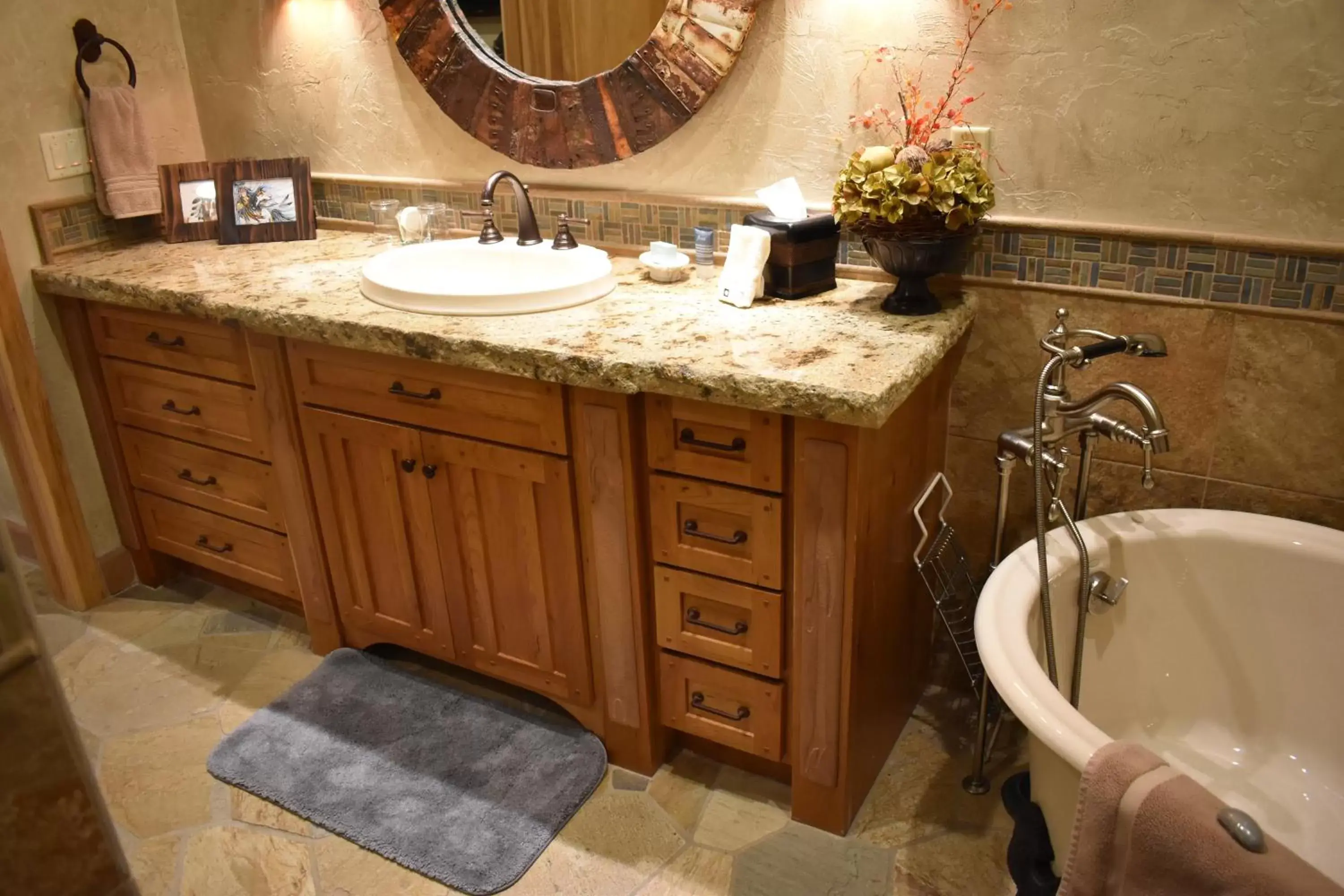 Bathroom in Cougar Ridge