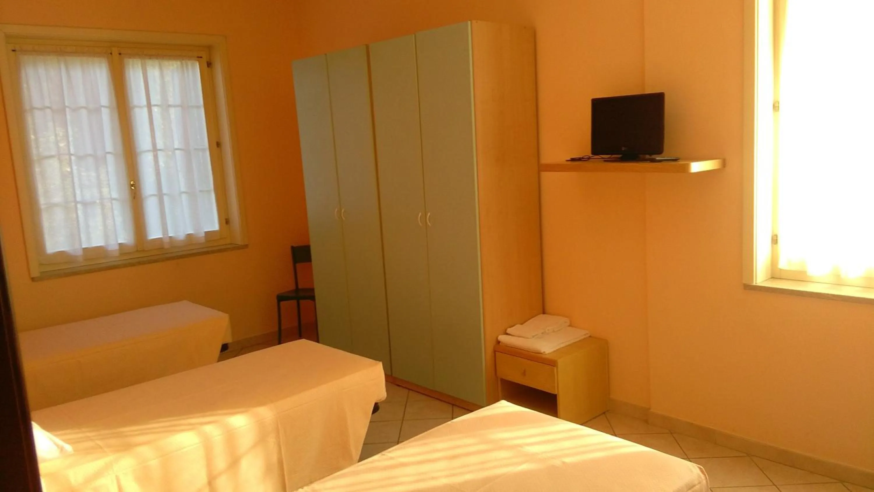 Bedroom, Bed in La Quercia Hotel con Ristorante