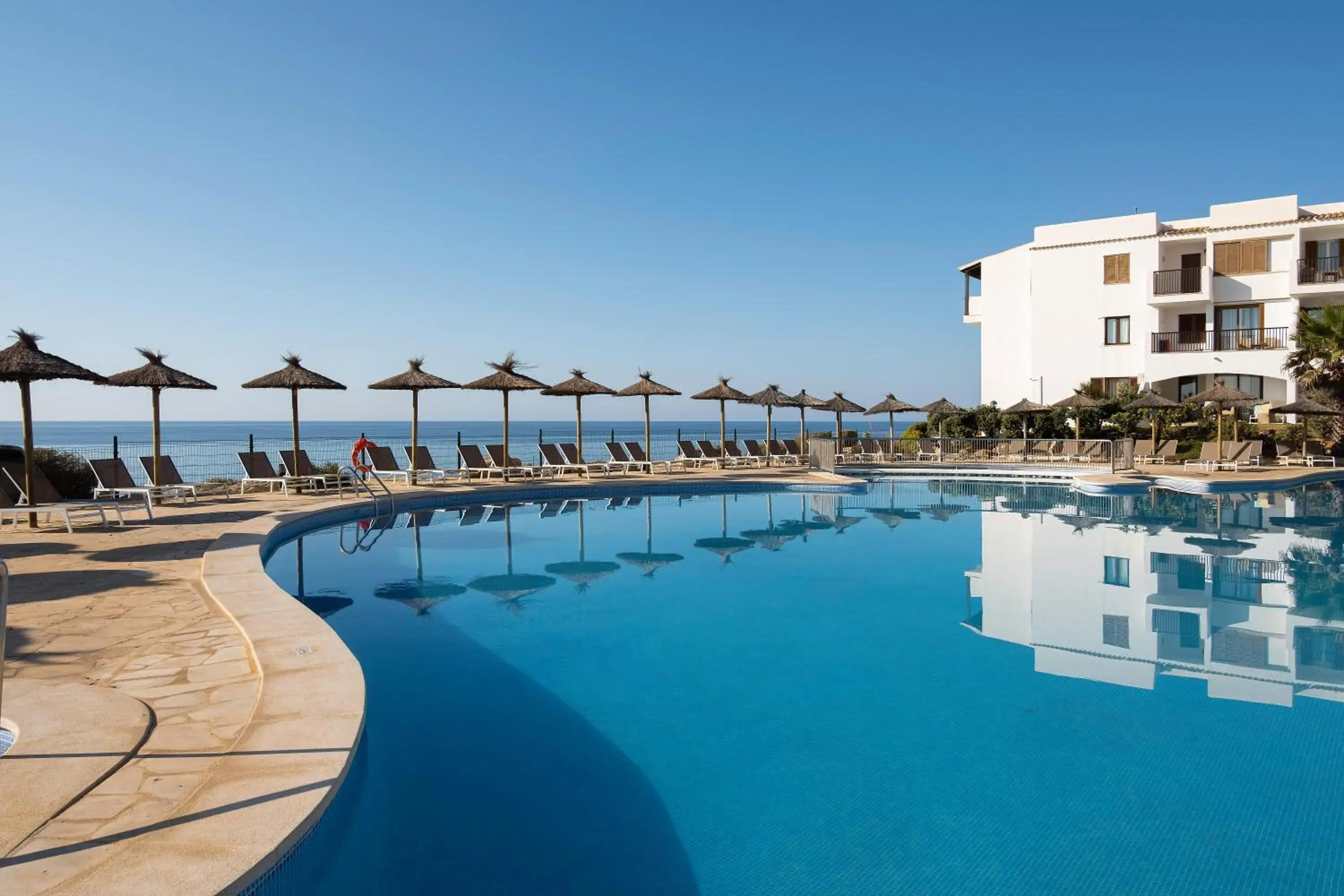 Swimming pool in Alua Suites Las Rocas Swimming pool in Alua Suites Las Rocas