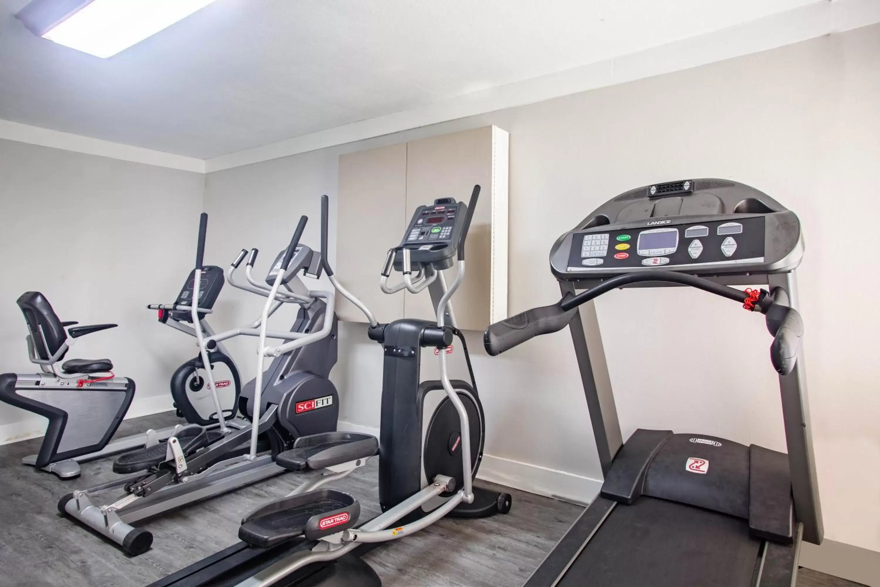 Fitness centre/facilities, Fitness Center/Facilities in Super 8 by Wyndham Mobile I-65