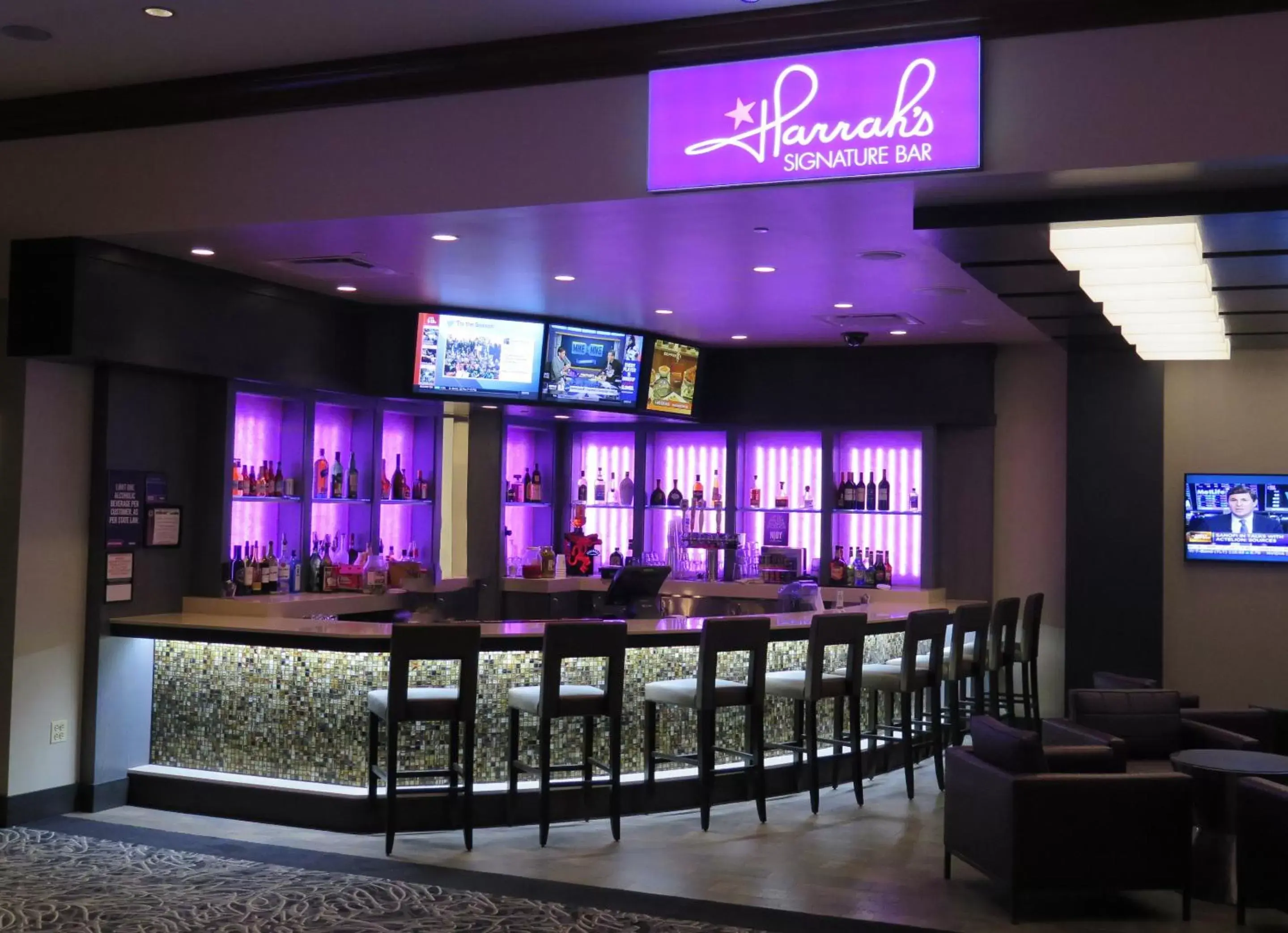 Lounge or bar in Harrah's Joliet Casino Hotel