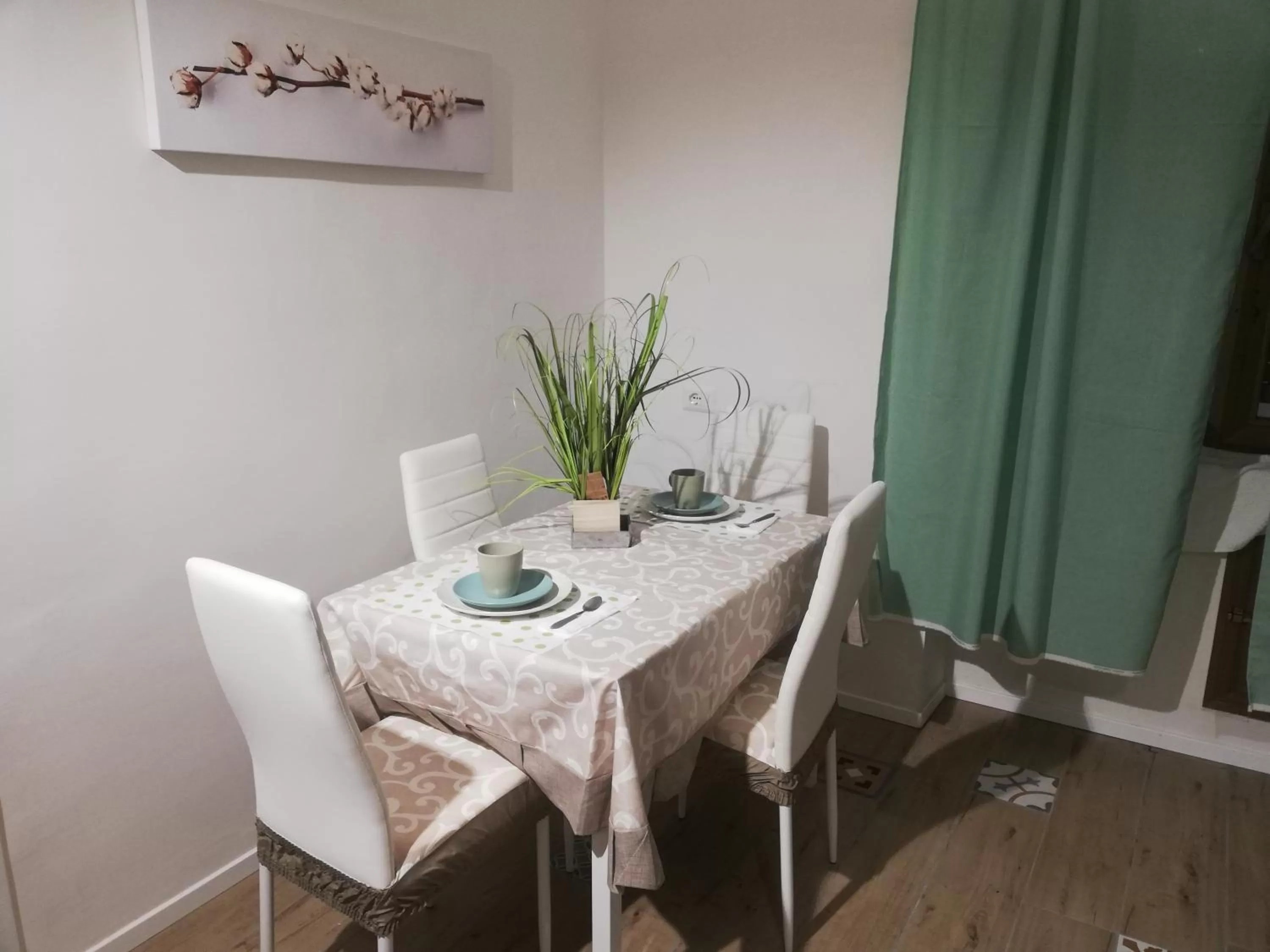 Dining Area in Bnb Simy2