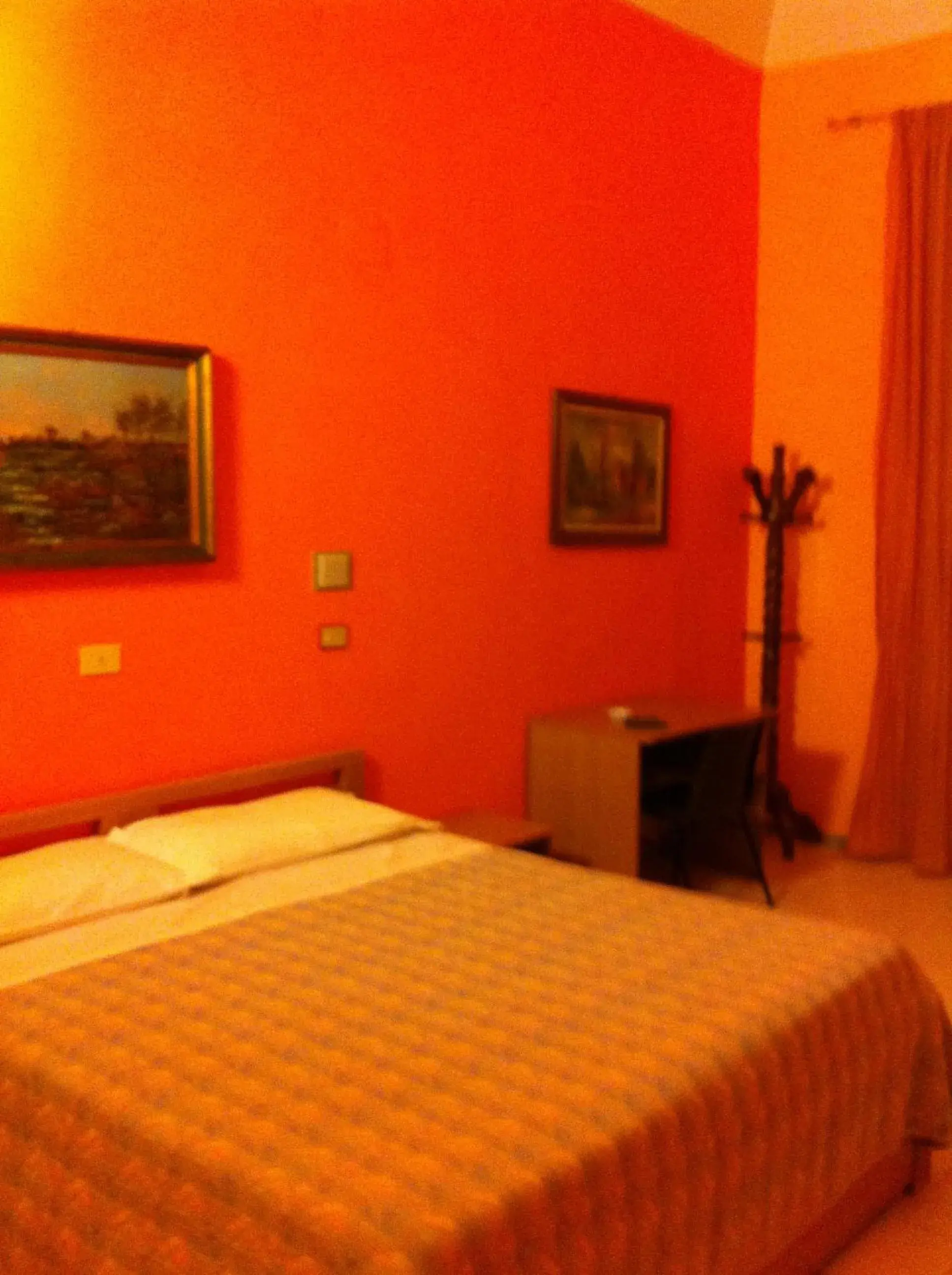 Bedroom, Bed in Hotel Pensione Romeo