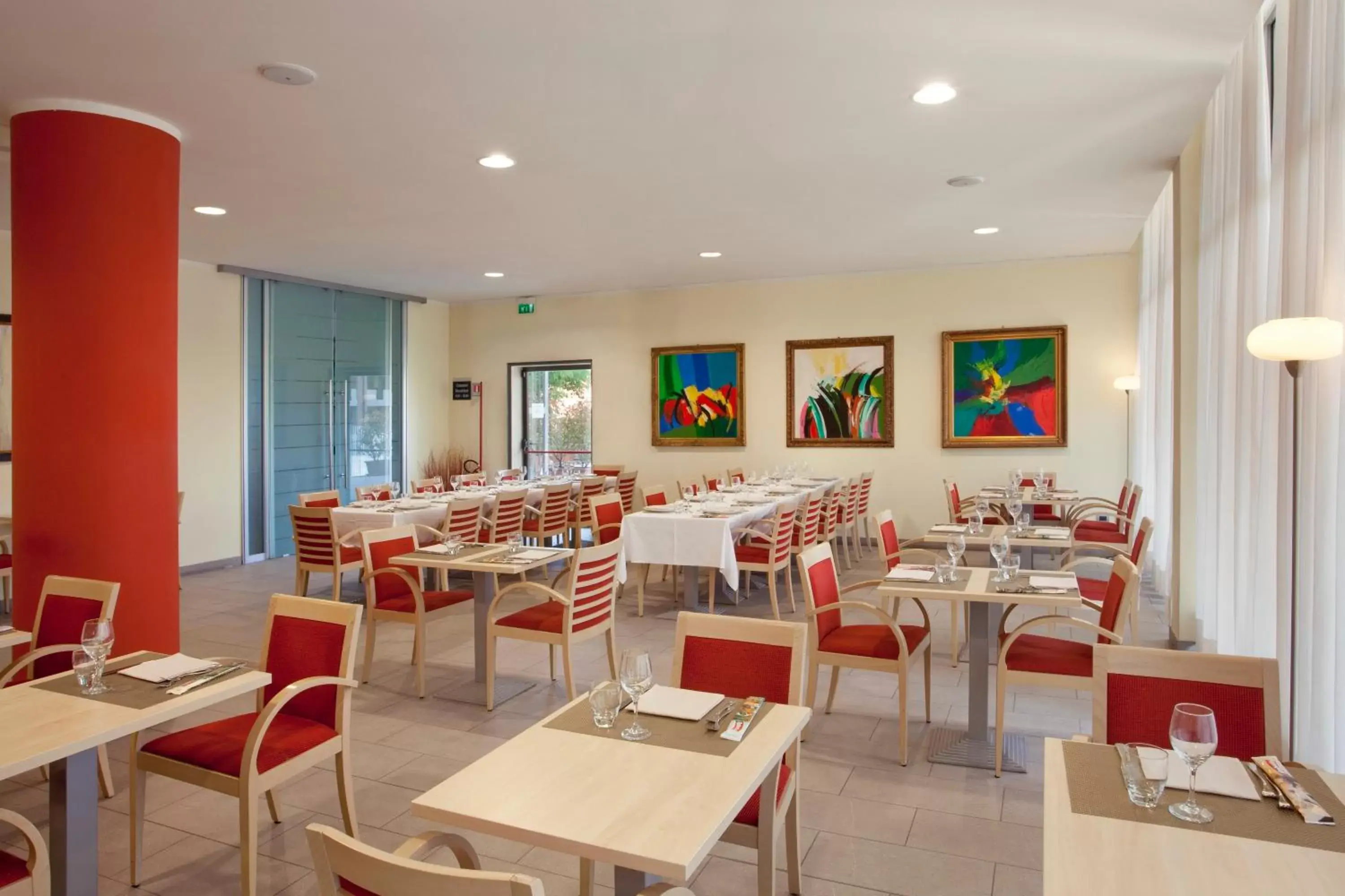 Restaurant/Places to Eat in Holiday Inn Express Parma, an IHG Hotel