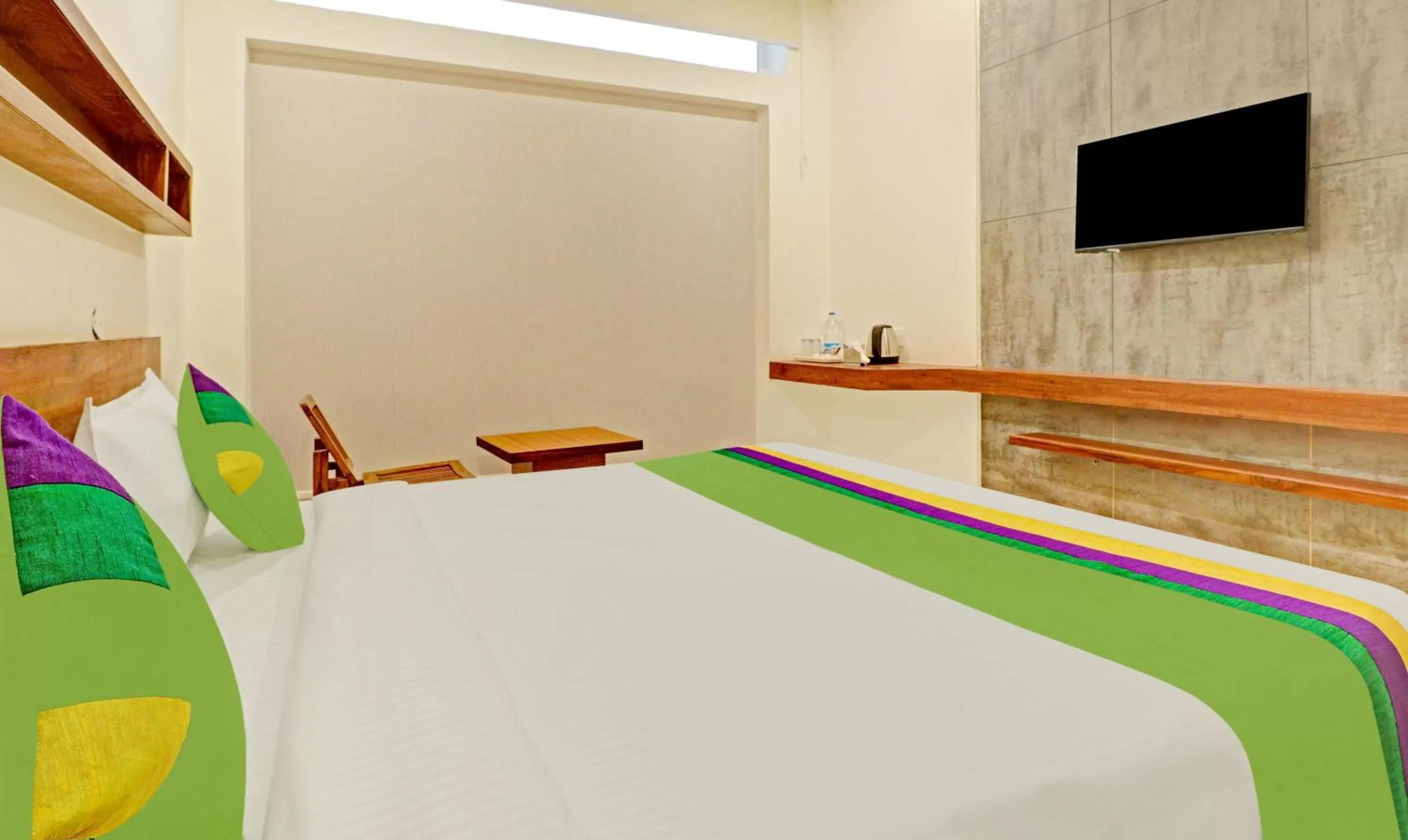 Bedroom, Bed in Treebo Delmont