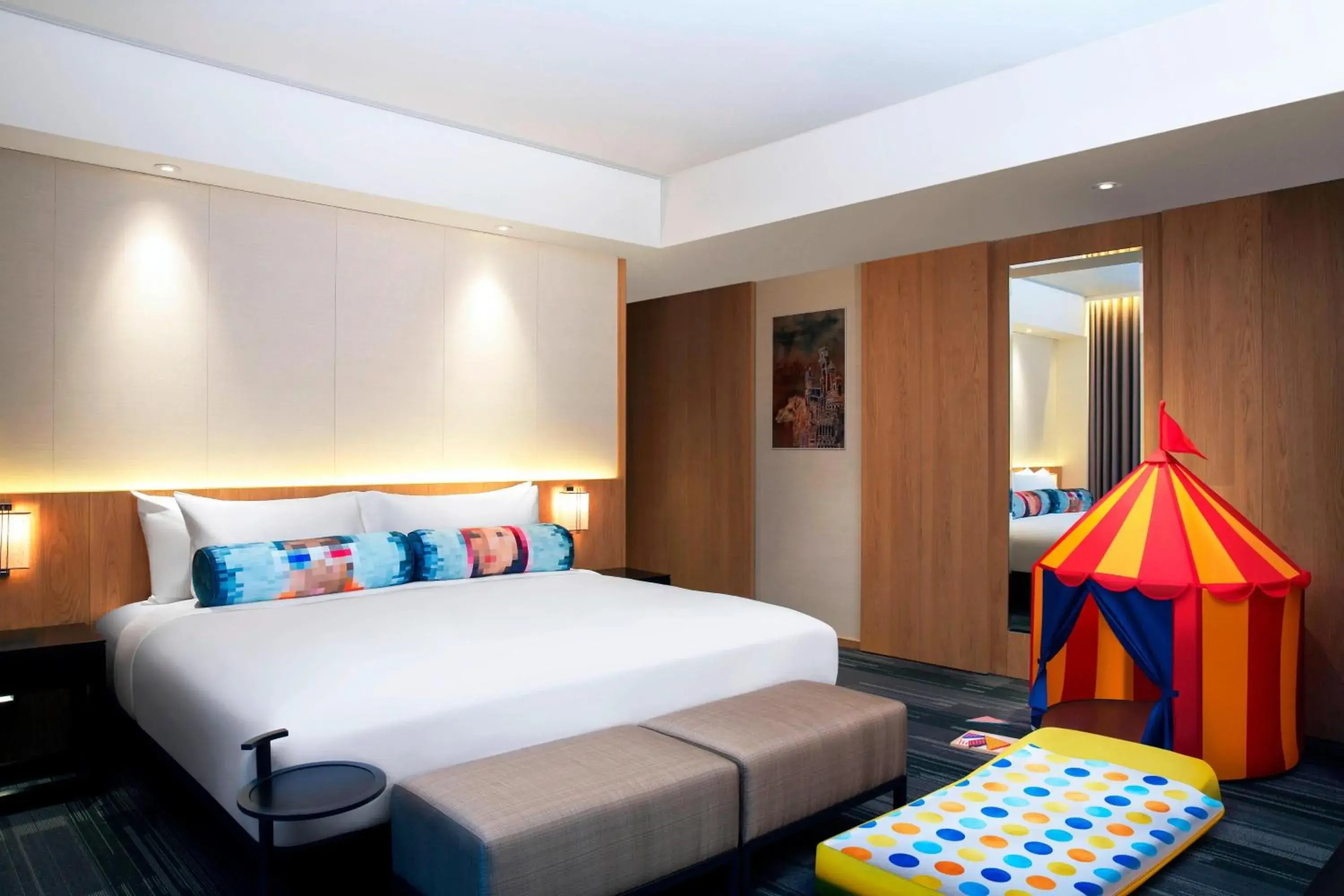 Photo of the whole room, Bed in Aloft Taipei Zhongshan