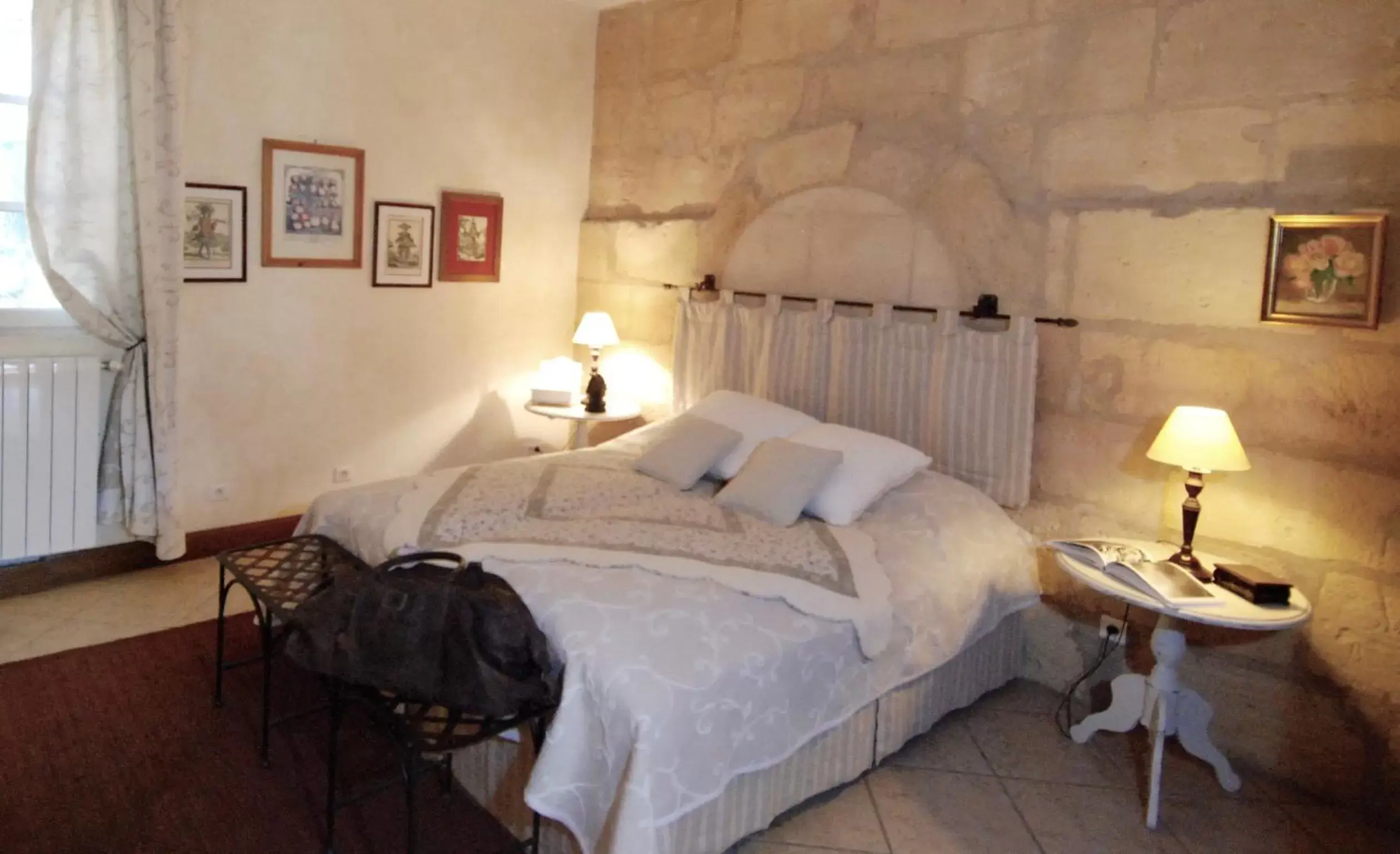 Photo of the whole room, Bed in Mas des Comtes de Provence