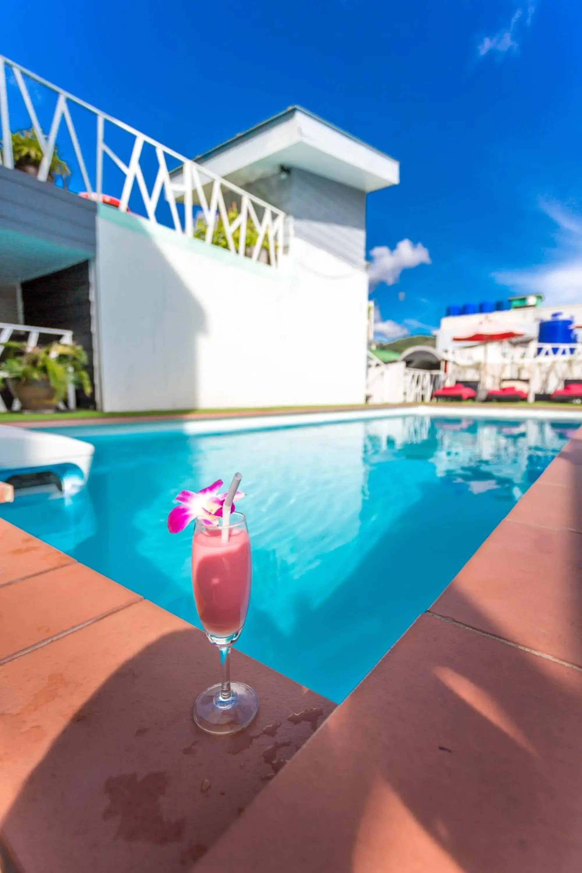 Swimming Pool in PJ Patong Resortel