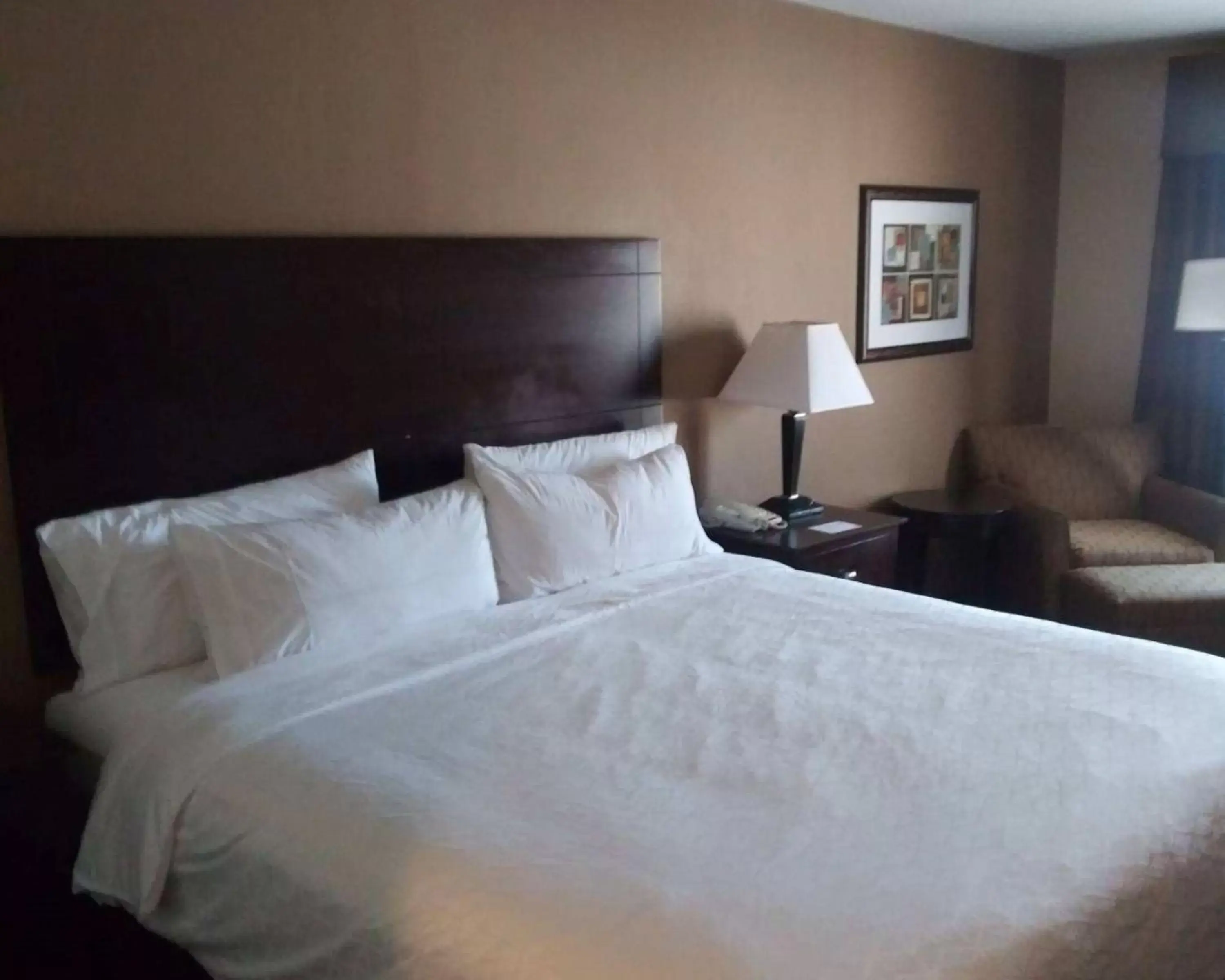 Photo of the whole room, Bed in Holiday Inn Express & Suites Zanesville North, an IHG Hotel