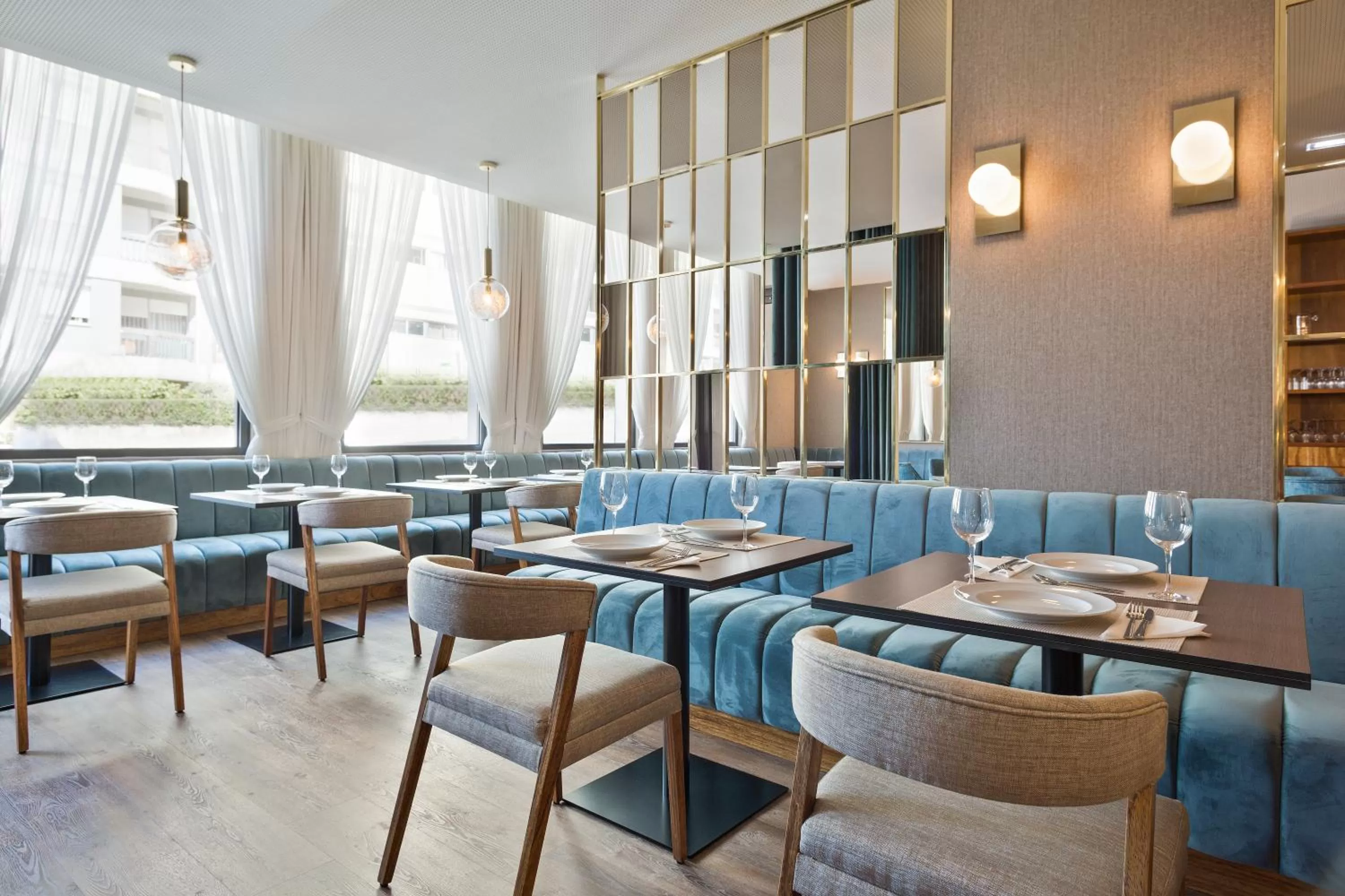 Restaurant/places to eat in Acta The Avenue