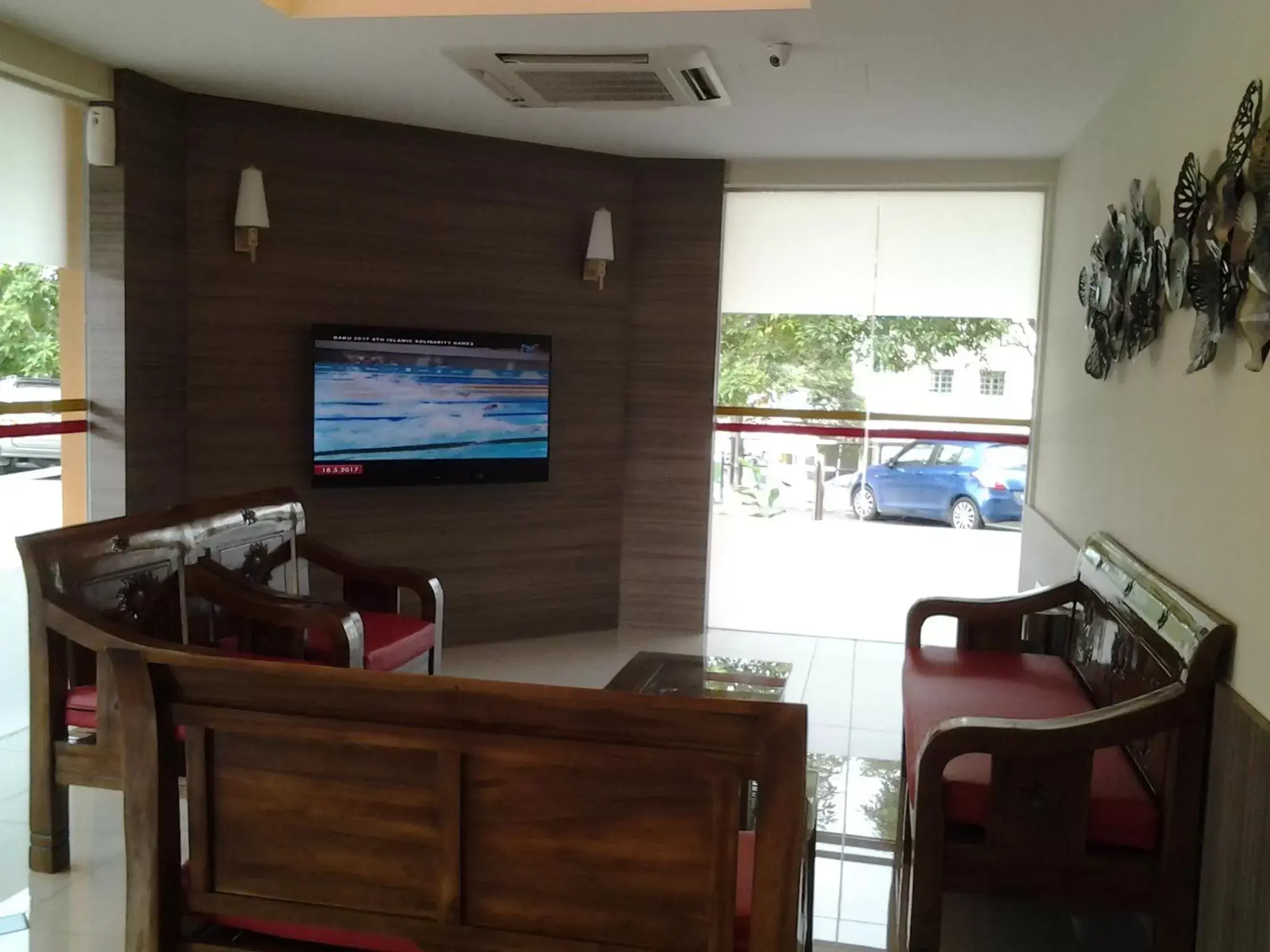 Communal lounge/ TV room, TV/Entertainment Center in Suria Seremban Hotel