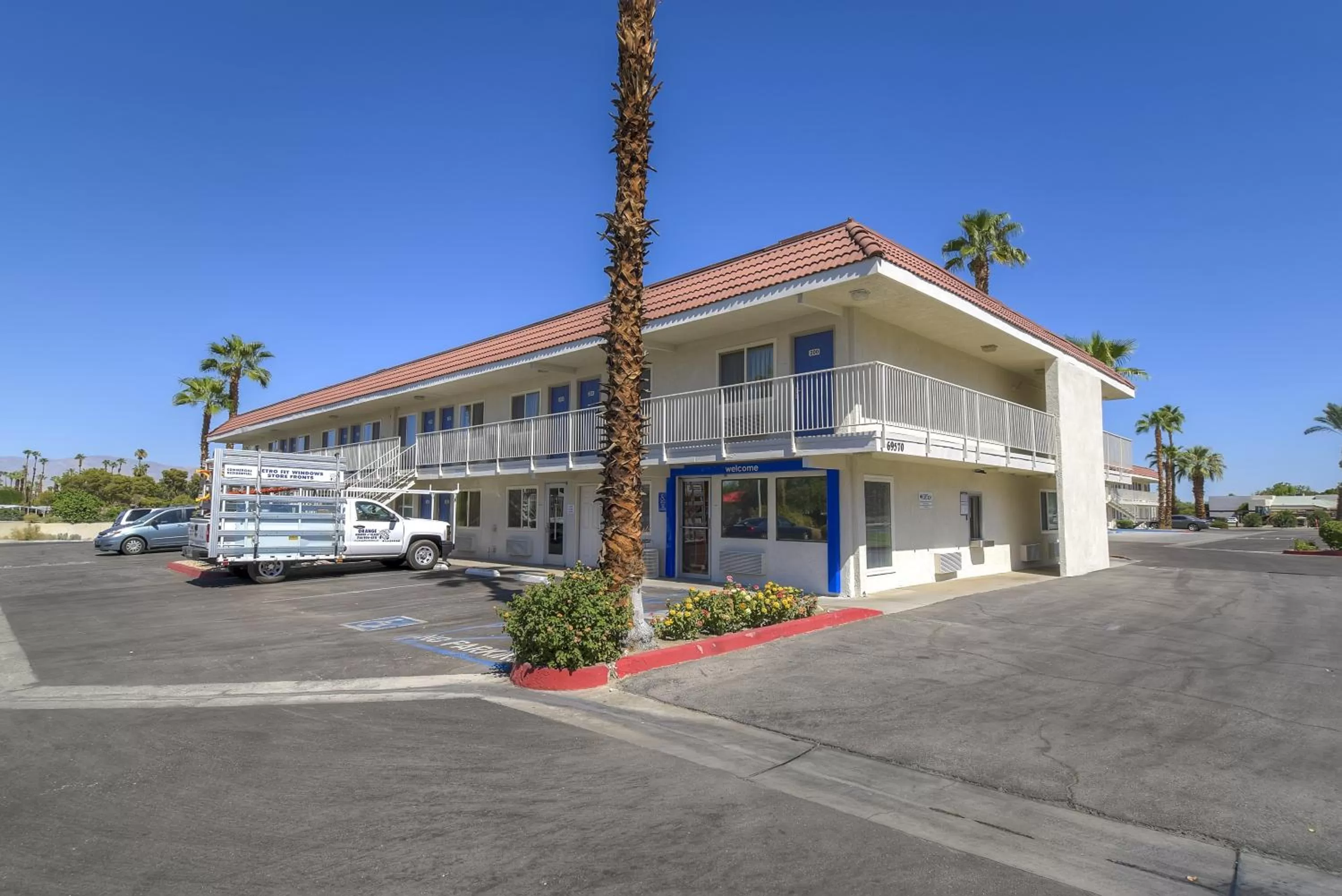 Facade/entrance in Motel 6-Rancho Mirage, CA - Palm Springs