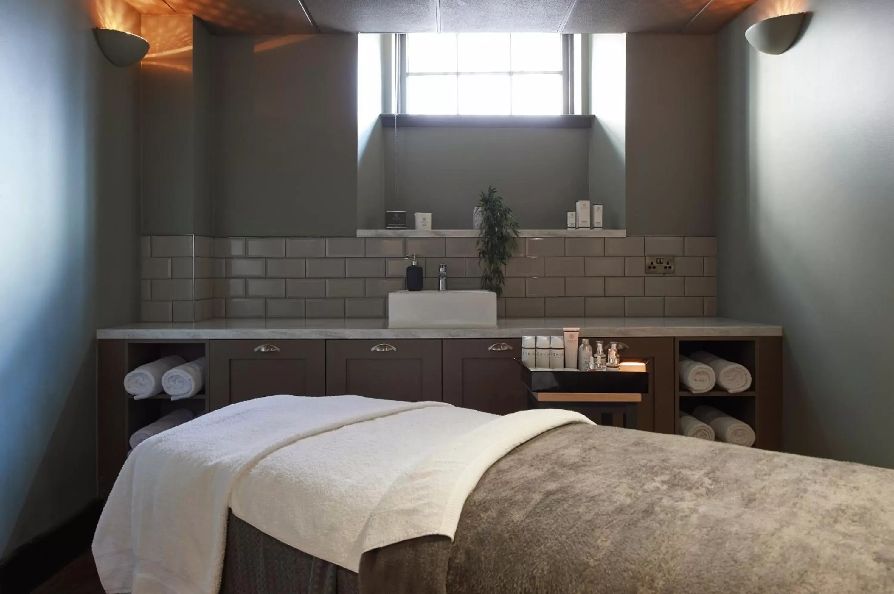 Massage, Spa/Wellness in Kimpton - Charlotte Square, an IHG Hotel